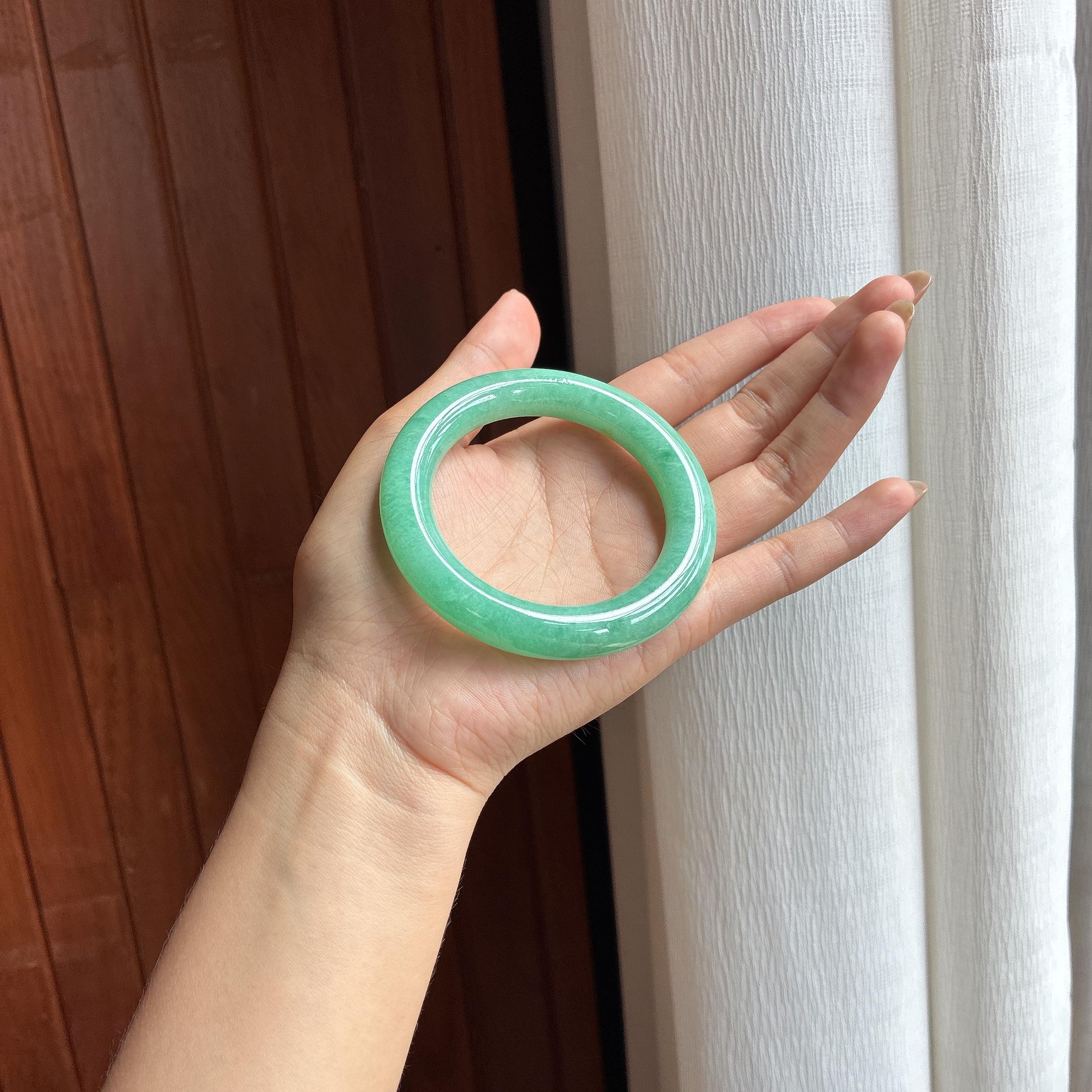 糯冰满圈果绿圆条手镯（55.5mm）（yc420199）