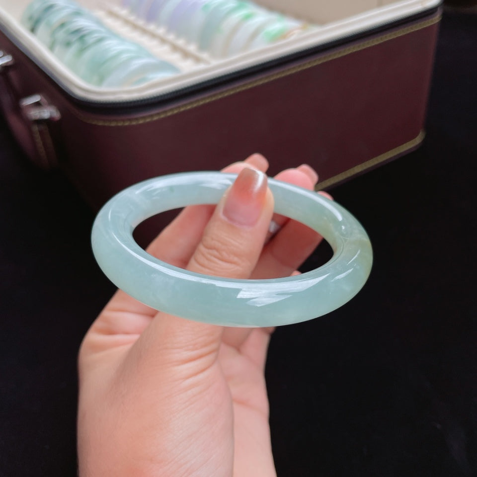糯冰湖水蓝飘黄圆条翡翠手镯（55mm）（yc017383）