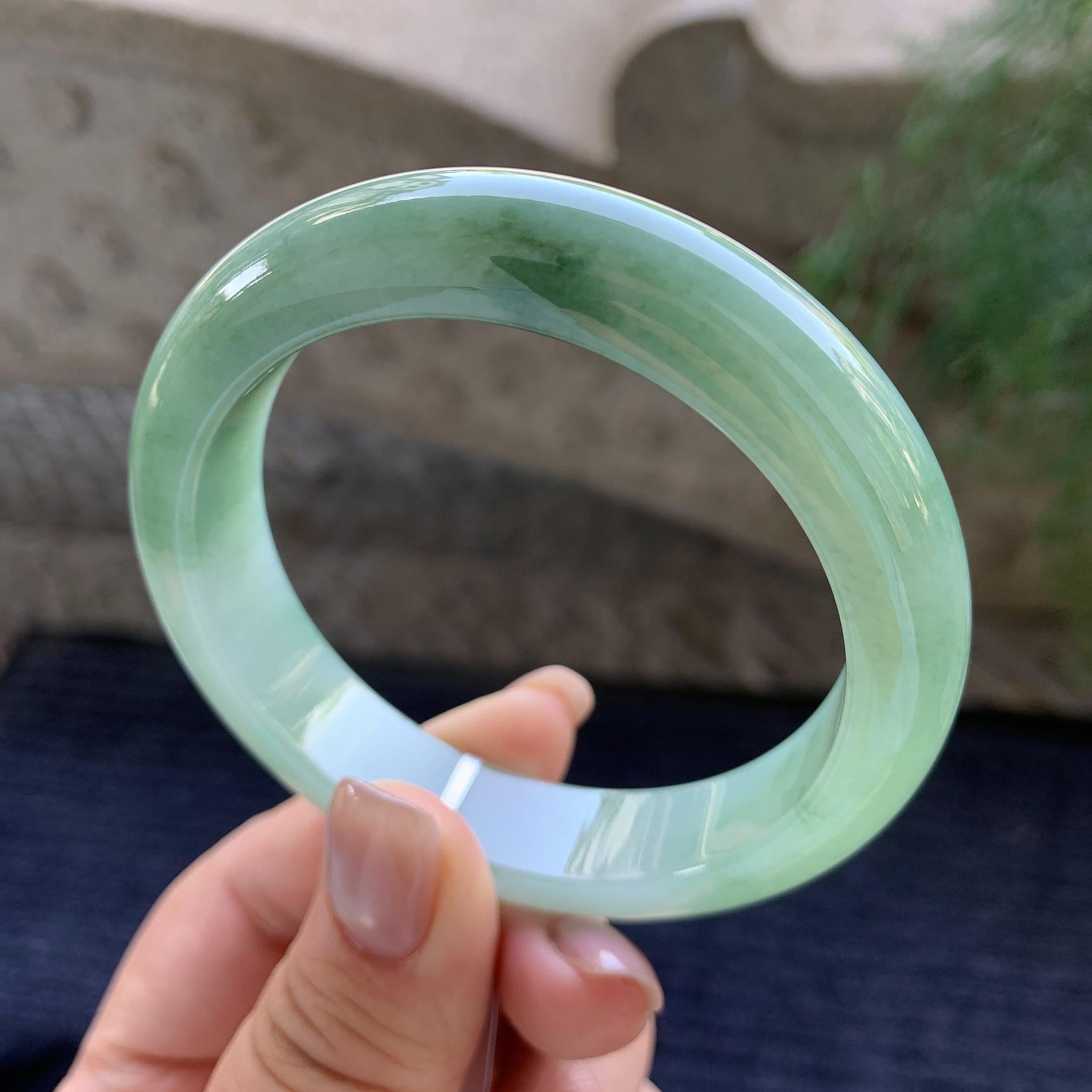 细糯种晴水飘绿花正圈平安镯 57.2圈口 天然缅甸A货翡翠（yc400183）