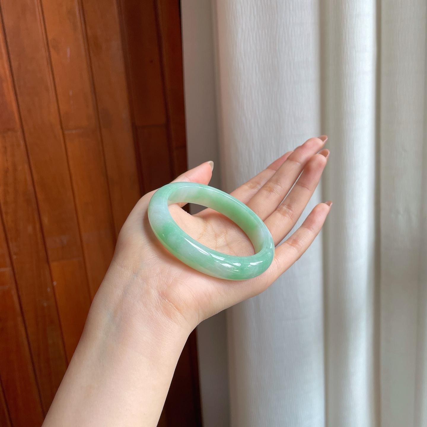 糯冰晴底翡翠平安镯（55.7mm)（yc360255）