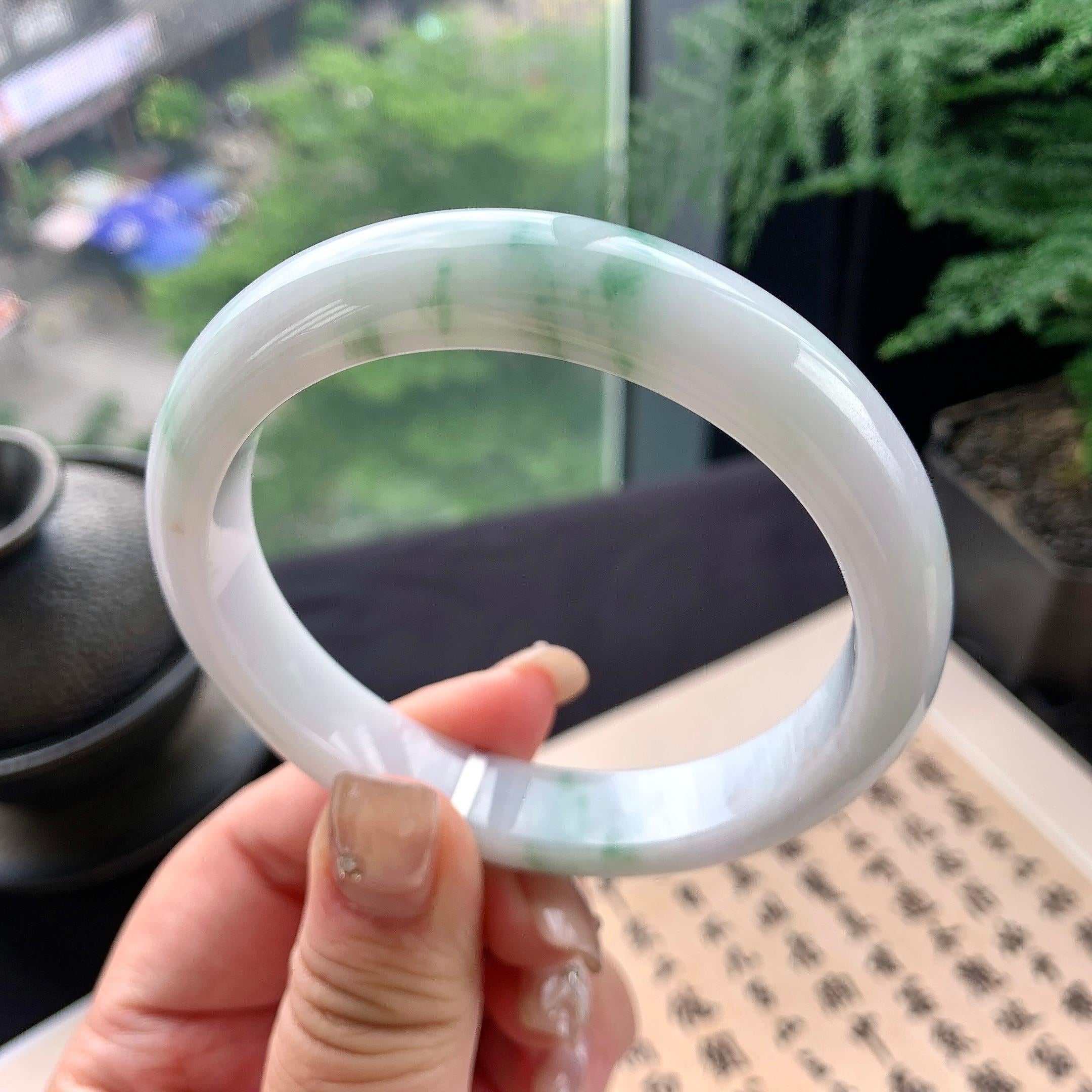 大圈口 细糯种飘绿花洒金正圈平安镯 61.2圈口 天然缅甸A货翡翠（yc477604）