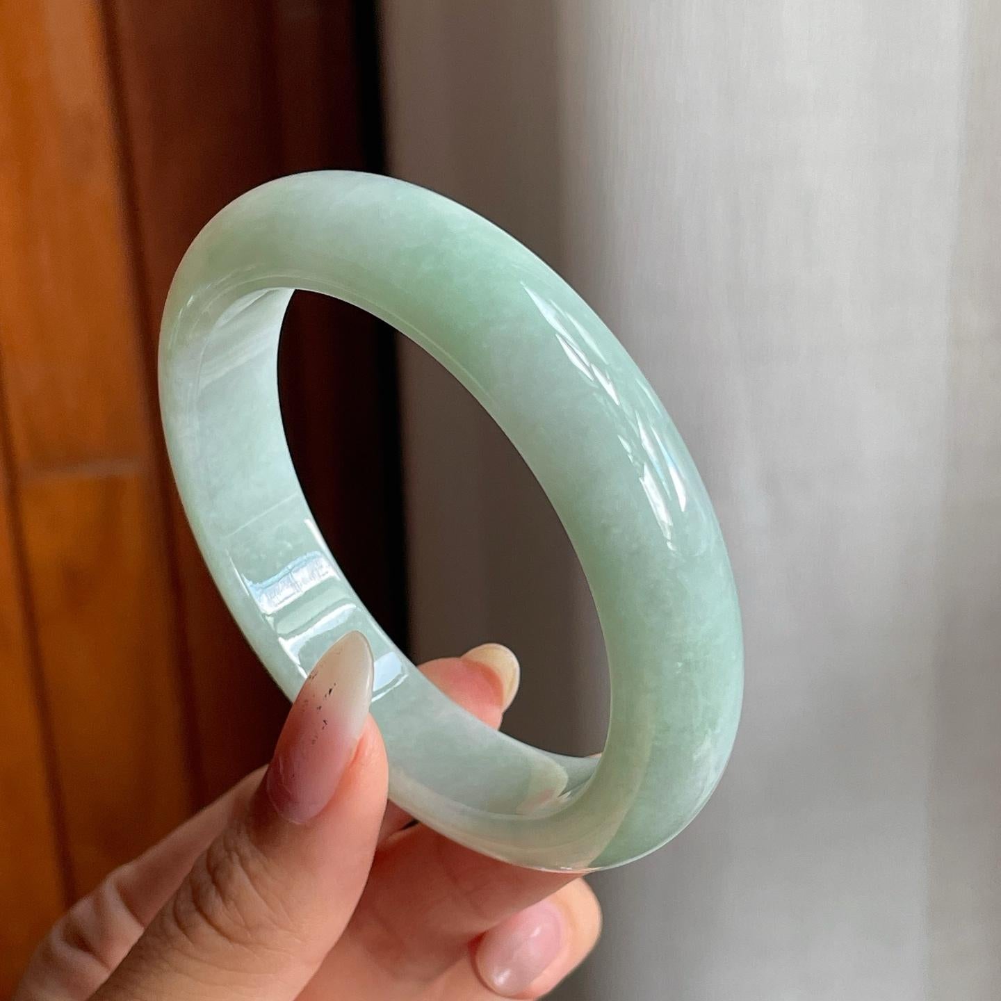 糯冰种晴底翡翠平安镯（56.5mm）（yc216831）
