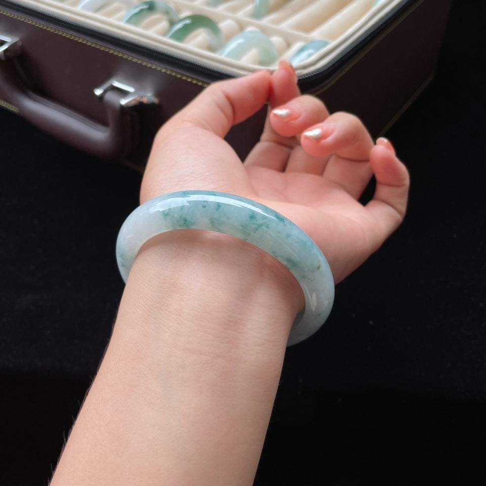 糯种飘花正圈翡翠手镯（57.7mm）（yc018719）