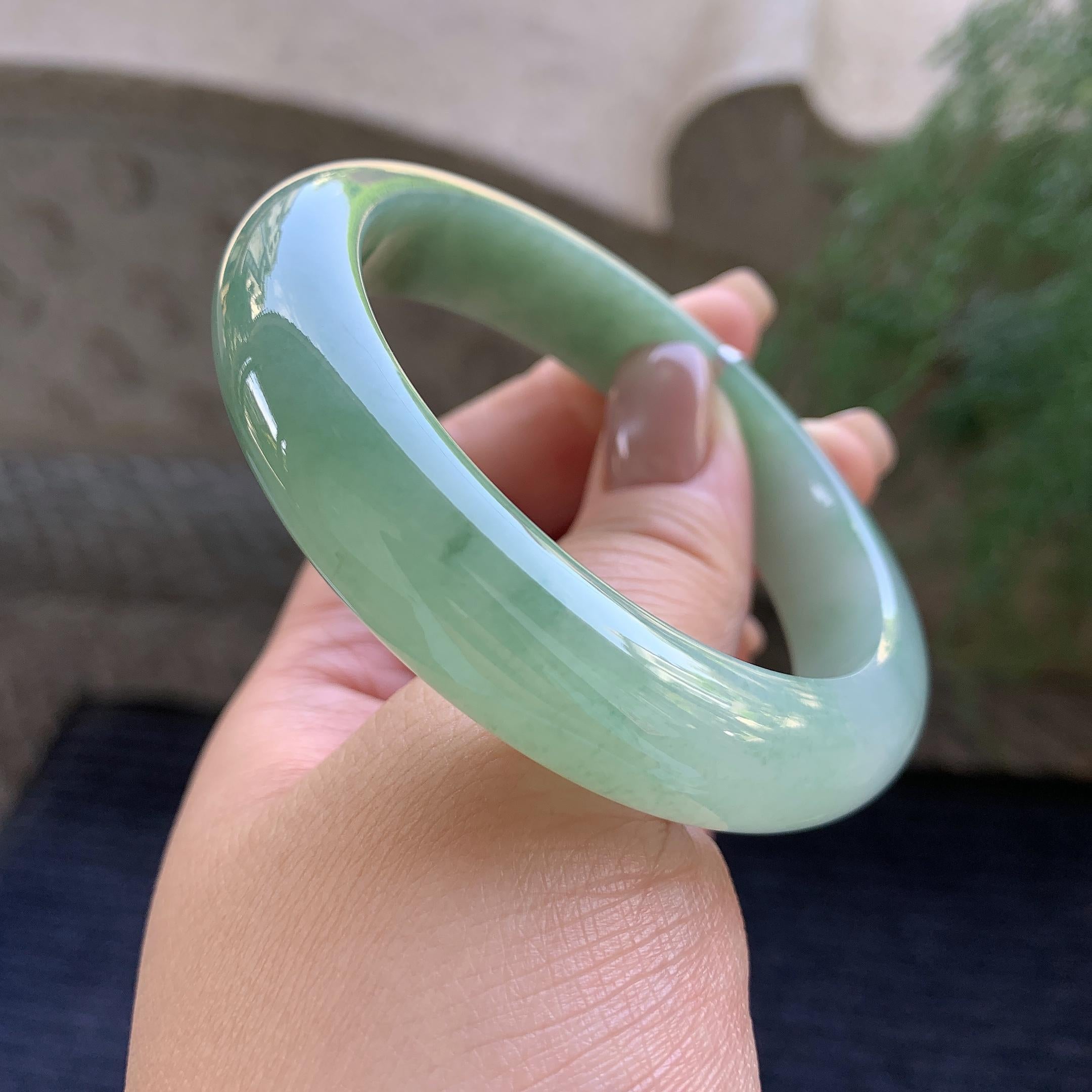 细糯种晴水飘绿花正圈平安镯 57.2圈口 天然缅甸A货翡翠（yc400183）