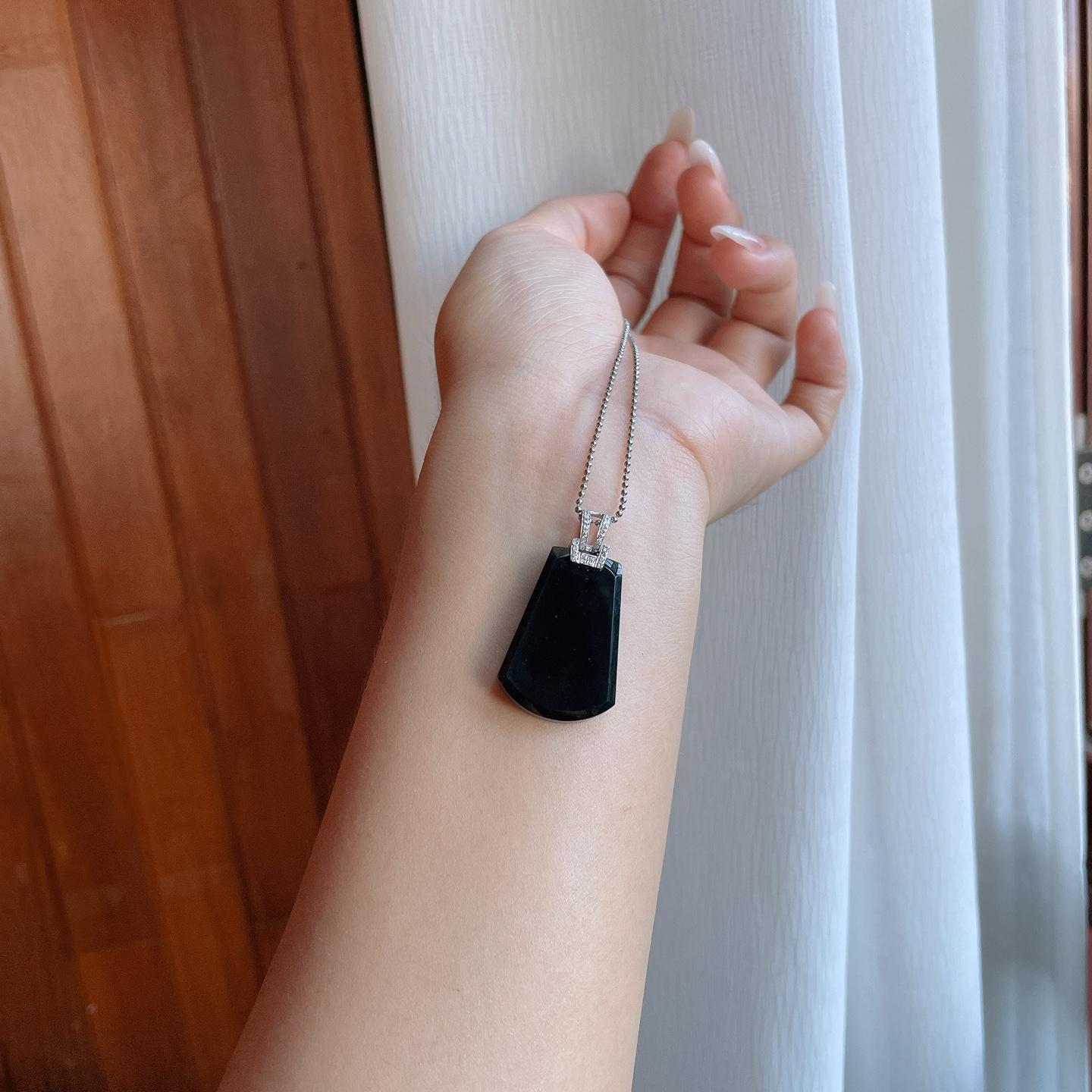 18k金扣冰种墨翠无事牌（yc257825）