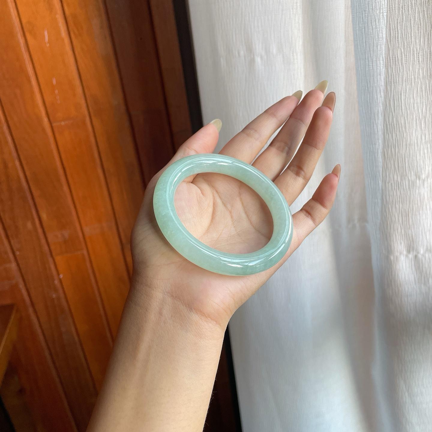 糯冰种晴底翡翠圆条手镯（54.6mm）（yc220797）