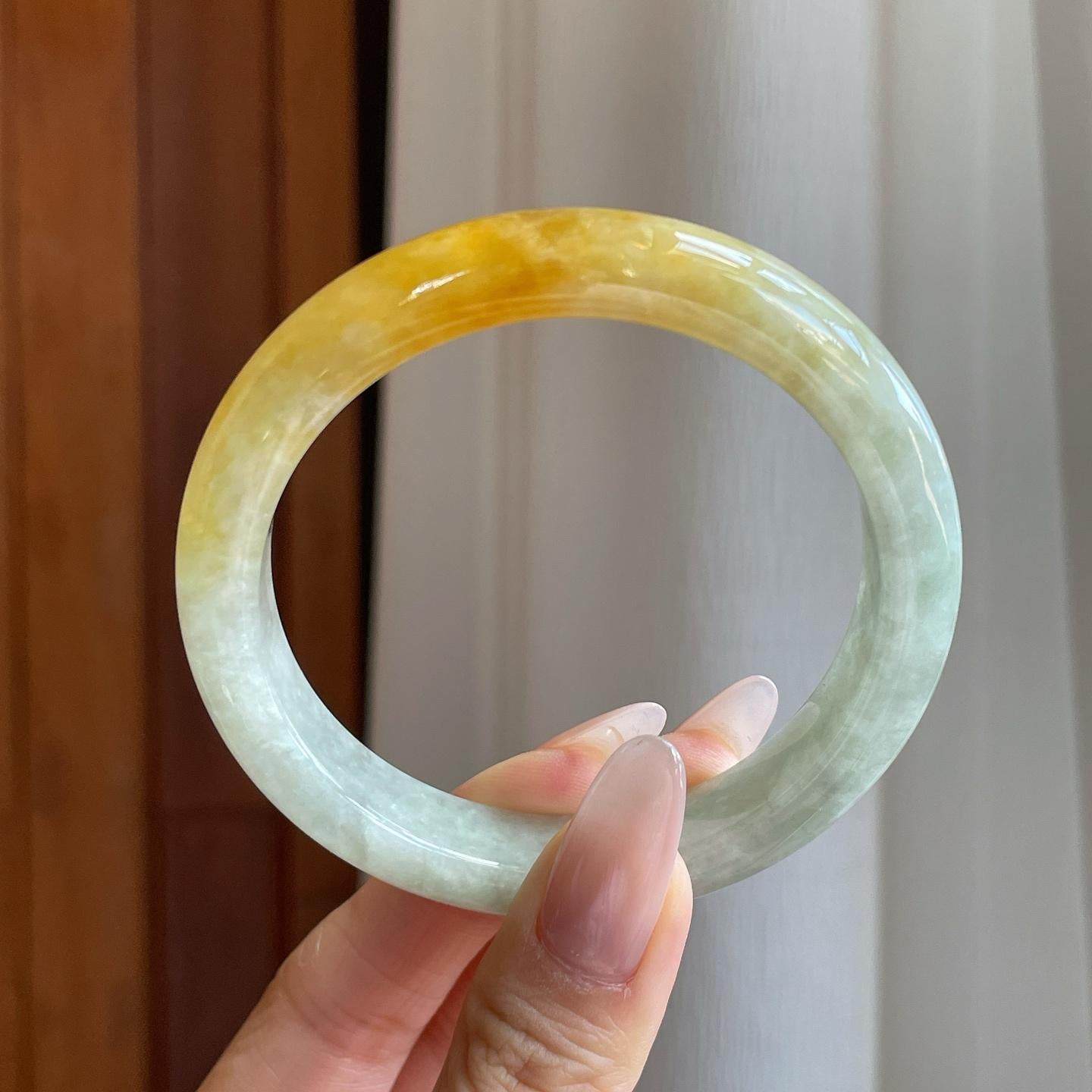 糯冰带黄翡翡翠平安镯（56.6mm）（yc272877）