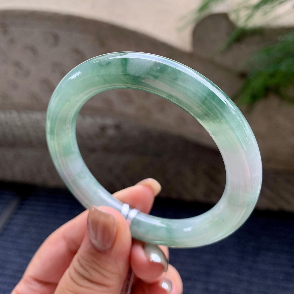 细糯种飘绿花圆条手镯  55圈口  天然缅甸A货翡翠（yc421276）