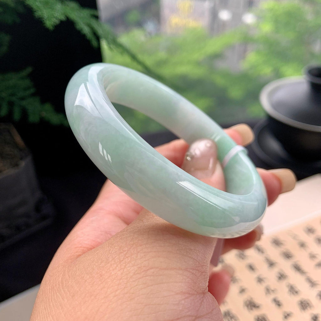细糯种淡晴底飘绿正圈平安镯 54圈口 天然缅甸A货翡翠（yc473062）