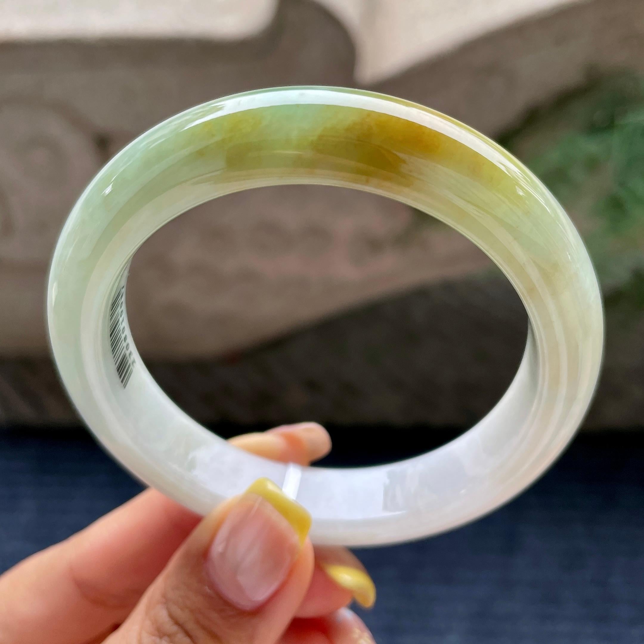 细糯种飘黄翡正圈平安镯57.1圈       天然缅甸A货翡翠（yc376054）