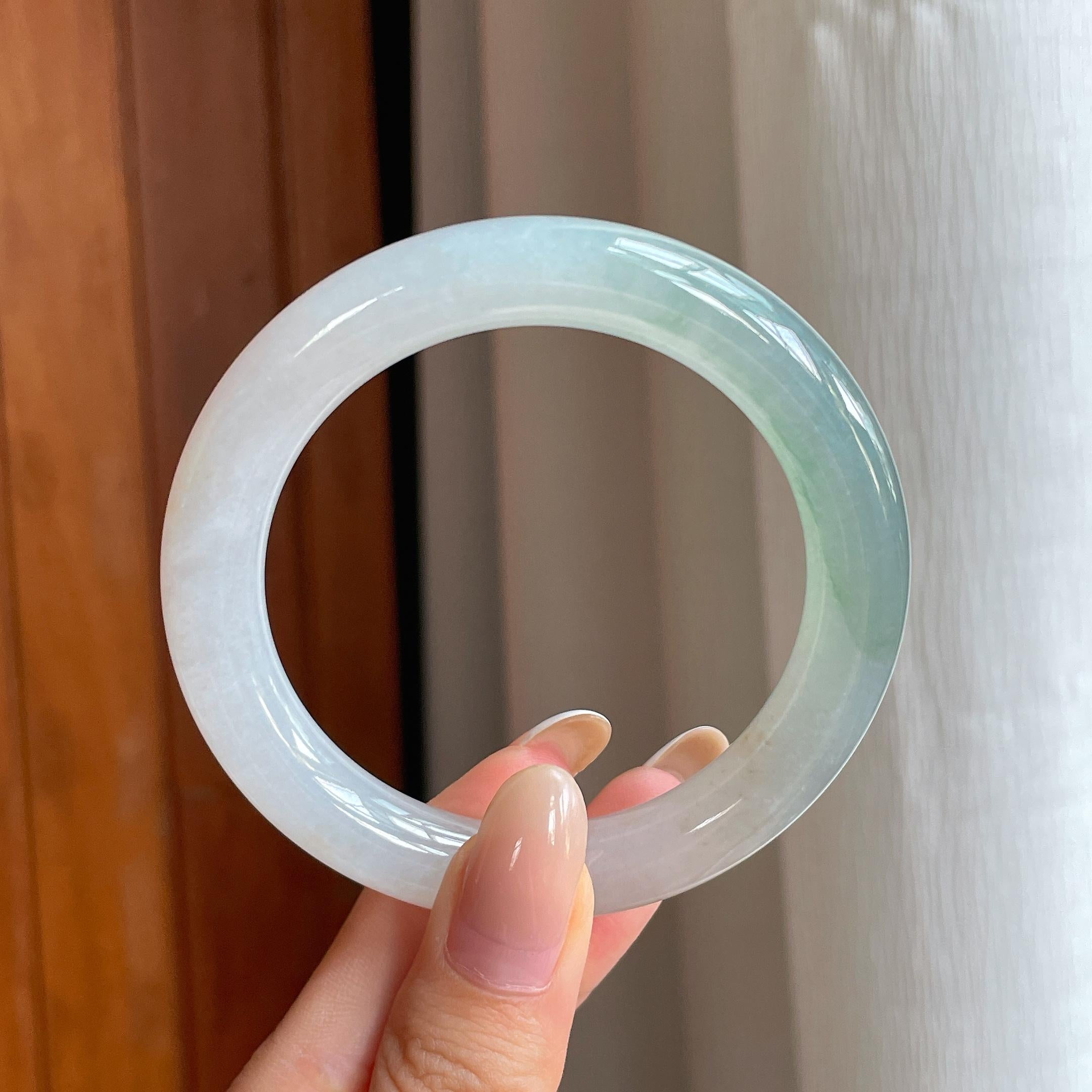 冰种淡底色翡翠圆条手镯（54.2mm)（yc412125）