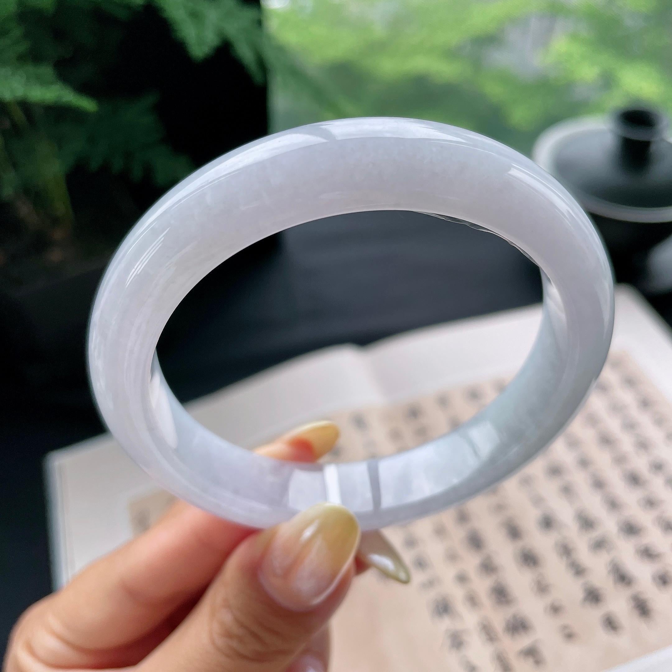 大圈口 细糯种淡紫底正圈平安镯59.8圈 天然缅甸A货翡翠（yc473071）