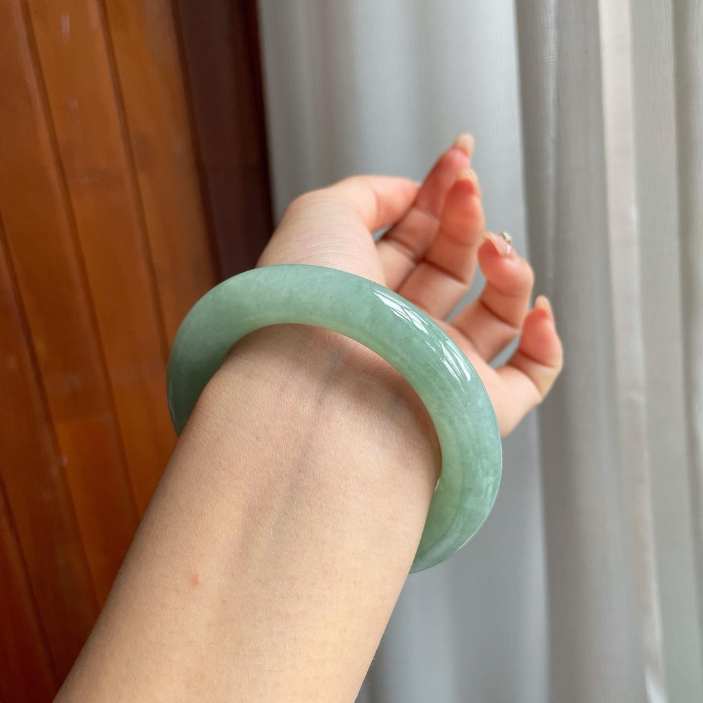 糯冰种晴底翡翠胖圆条手镯（54mm）（yc194786）