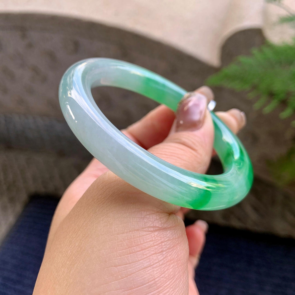糯冰种飘绿圆条手镯（53.6mm）（yc290111）