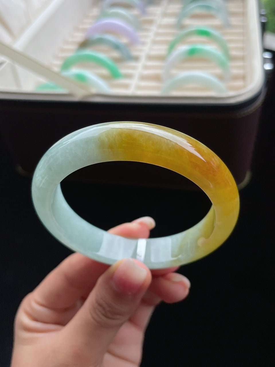 糯冰飘黄正圈翡翠手镯（58mm）