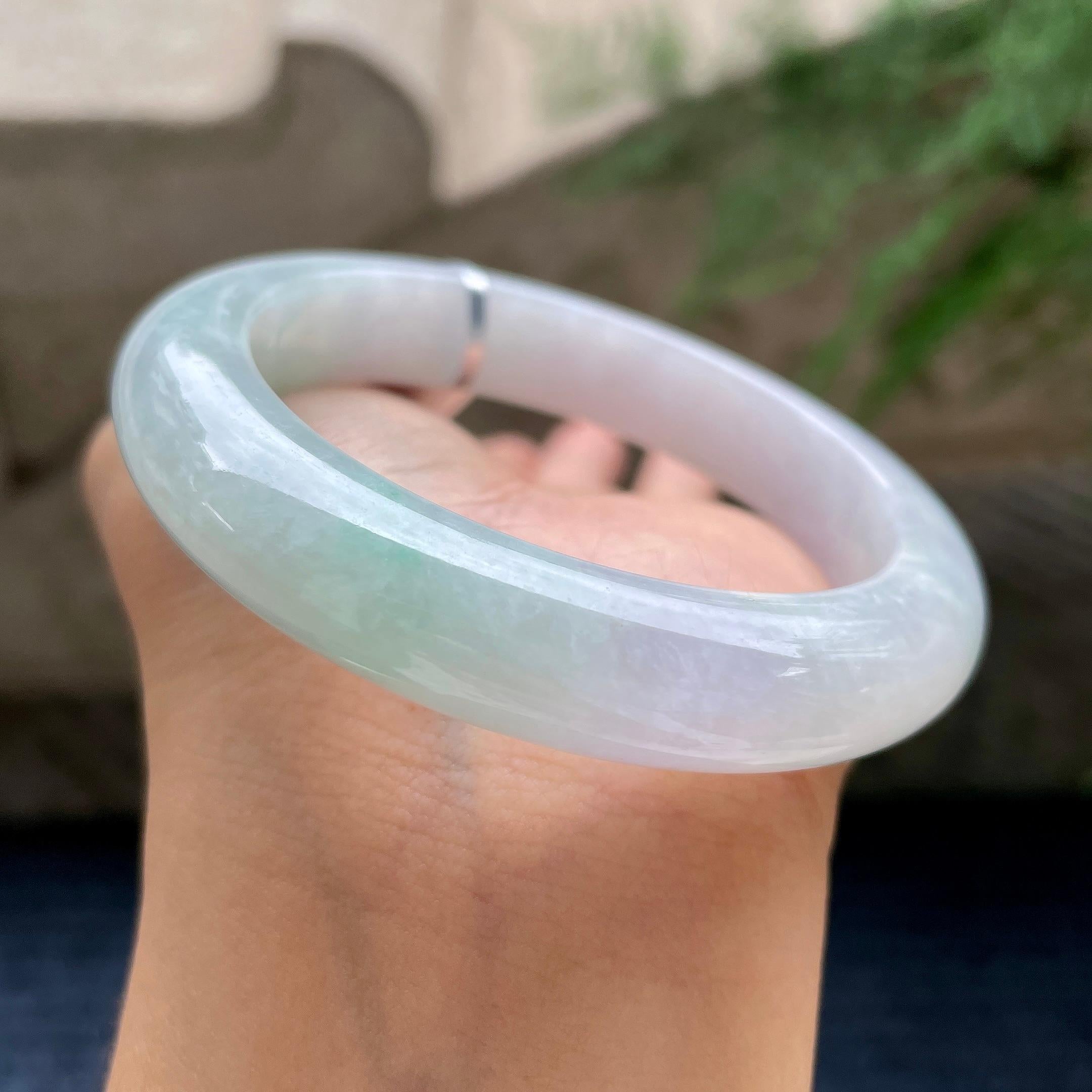细糯种飘花正圈平安镯     56.1圈     天然缅甸A货翡翠（yc410266）