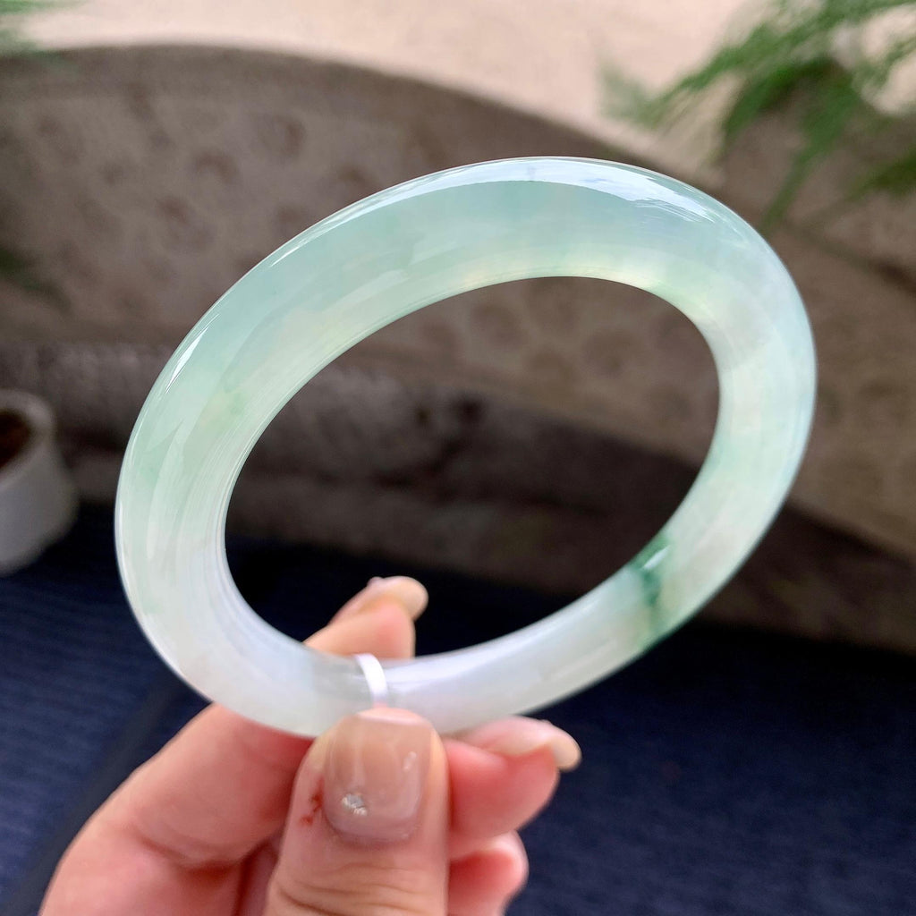 细糯种飘绿花圆条手镯 57圈口 天然缅甸A货翡翠（yc461788）