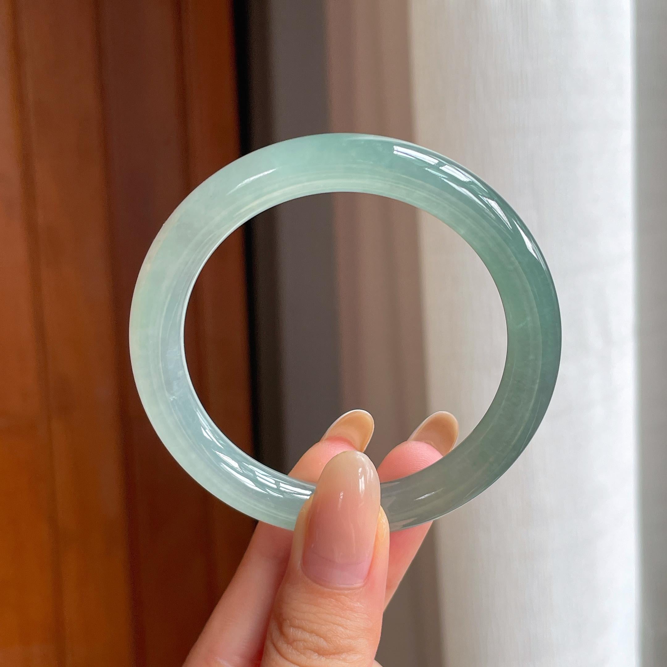 冰种湖水绿翡翠圆条手镯（52.3mm)（yc414701）