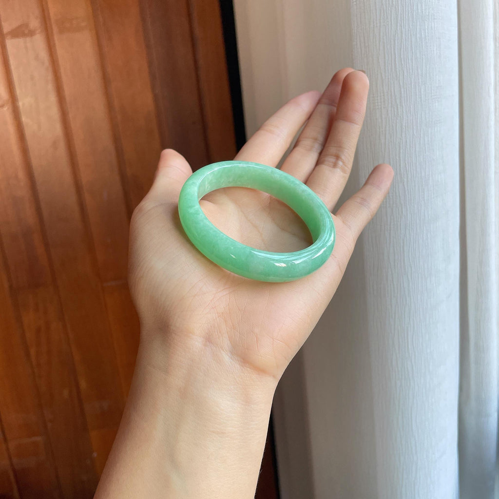 糯种果绿翡翠贵妃镯（53mm）（yc289585）