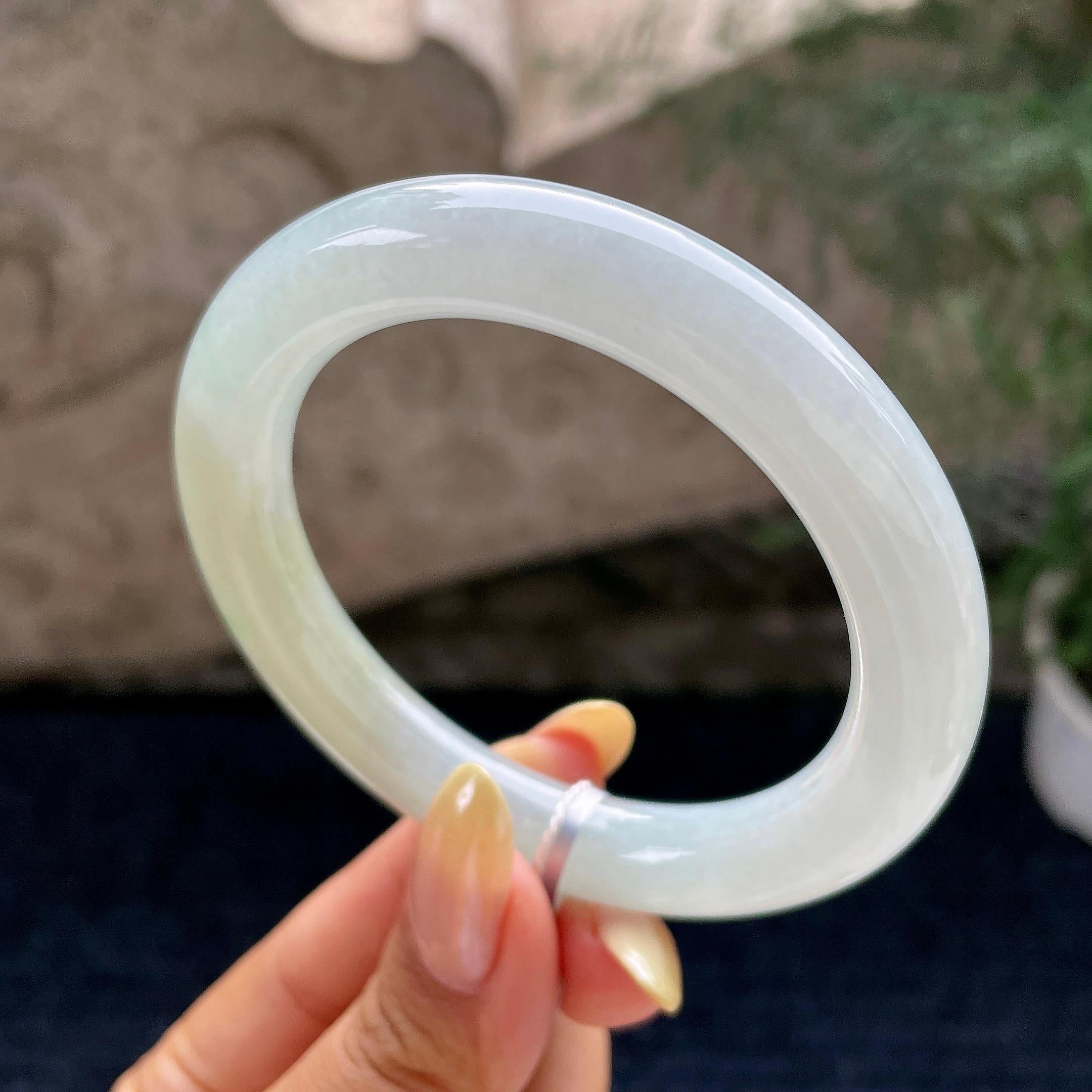 细糯种带底色圆条手镯56圈 天然缅甸A货翡翠（yc461758）