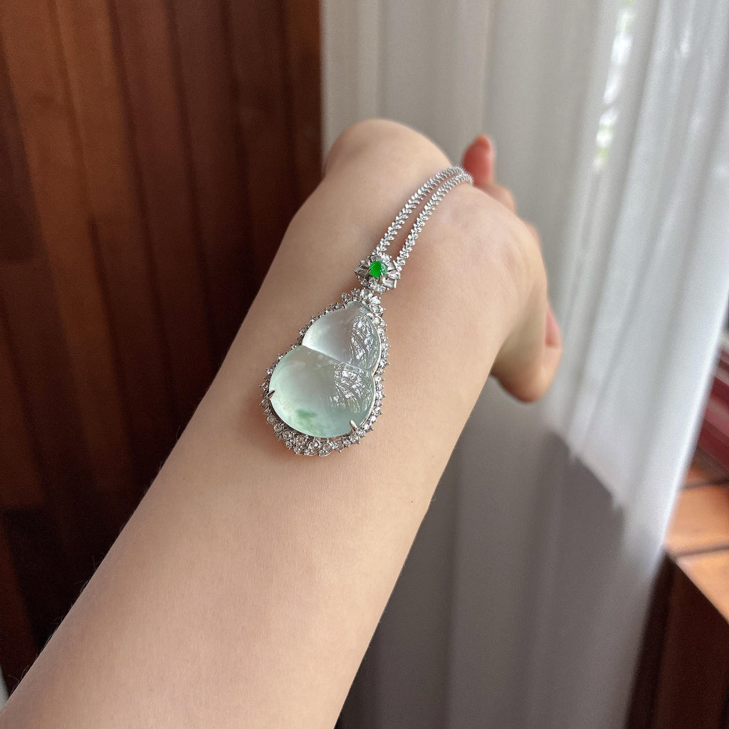 18K金镶冰种起光飘花葫芦挂件 天然缅甸A货翡翠（yc494813）