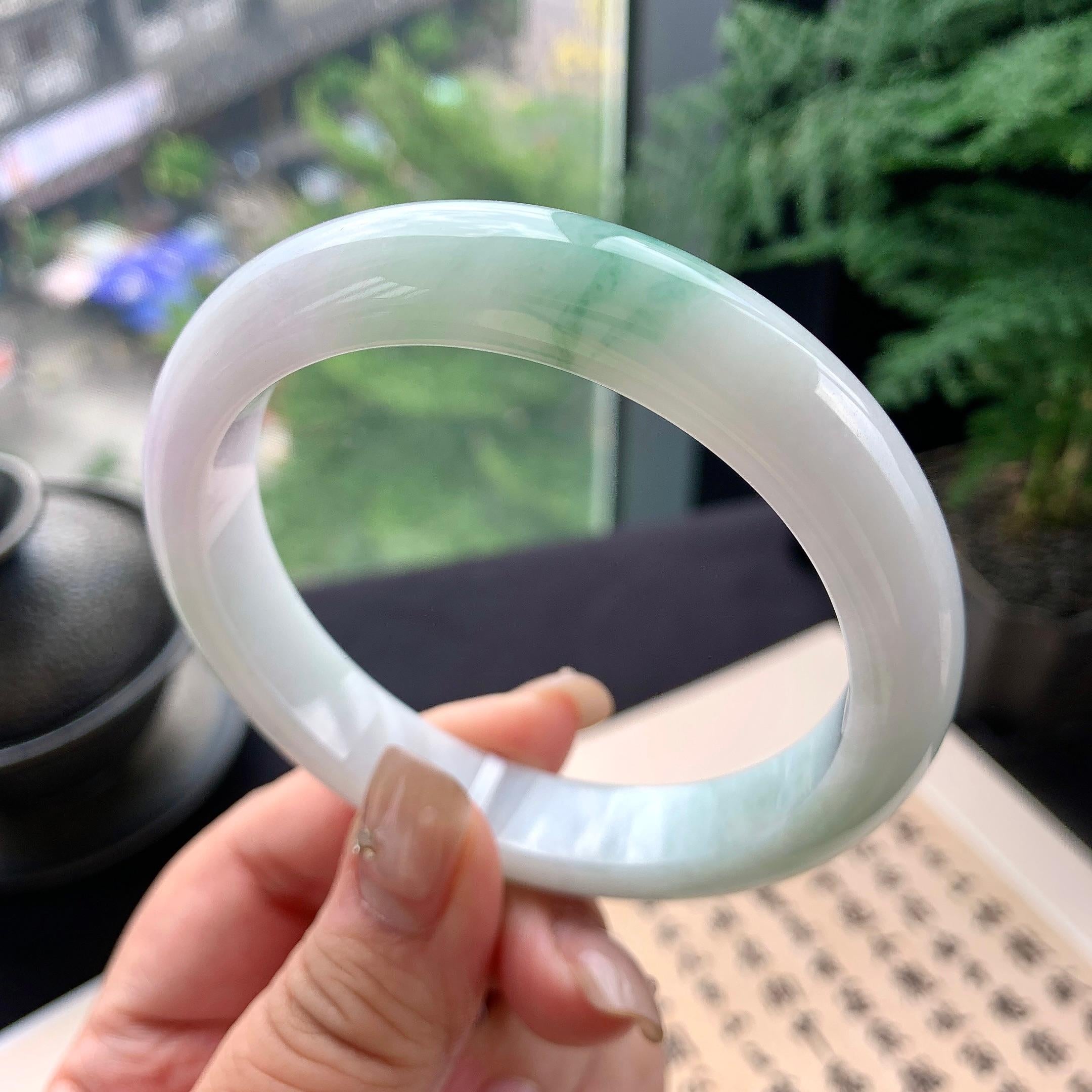 大圈口 细糯种飘绿花洒金正圈平安镯 61圈口 天然缅甸A货翡翠（yc477611）