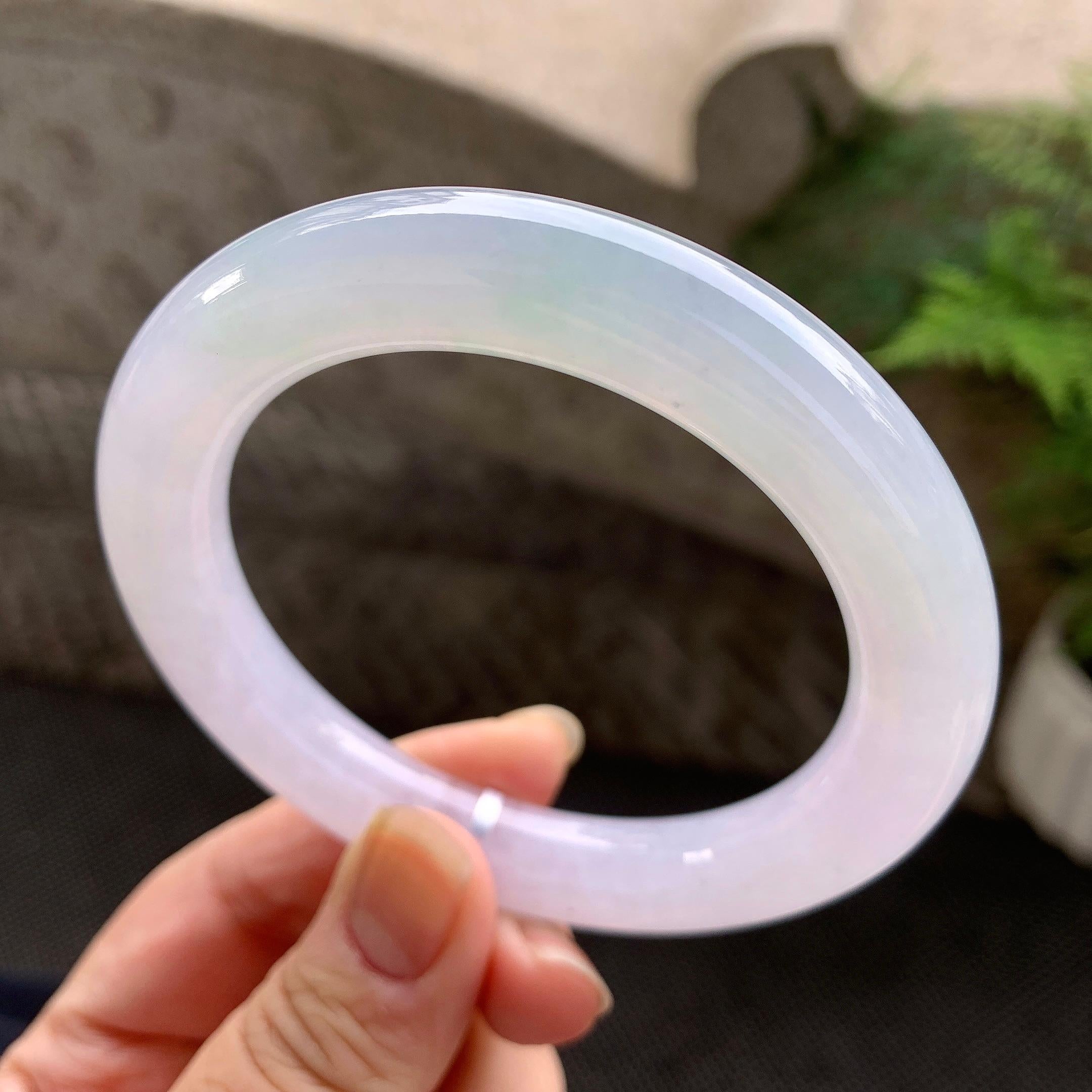 糯冰种淡春彩圆条手镯（57.6mm）（yc272117）