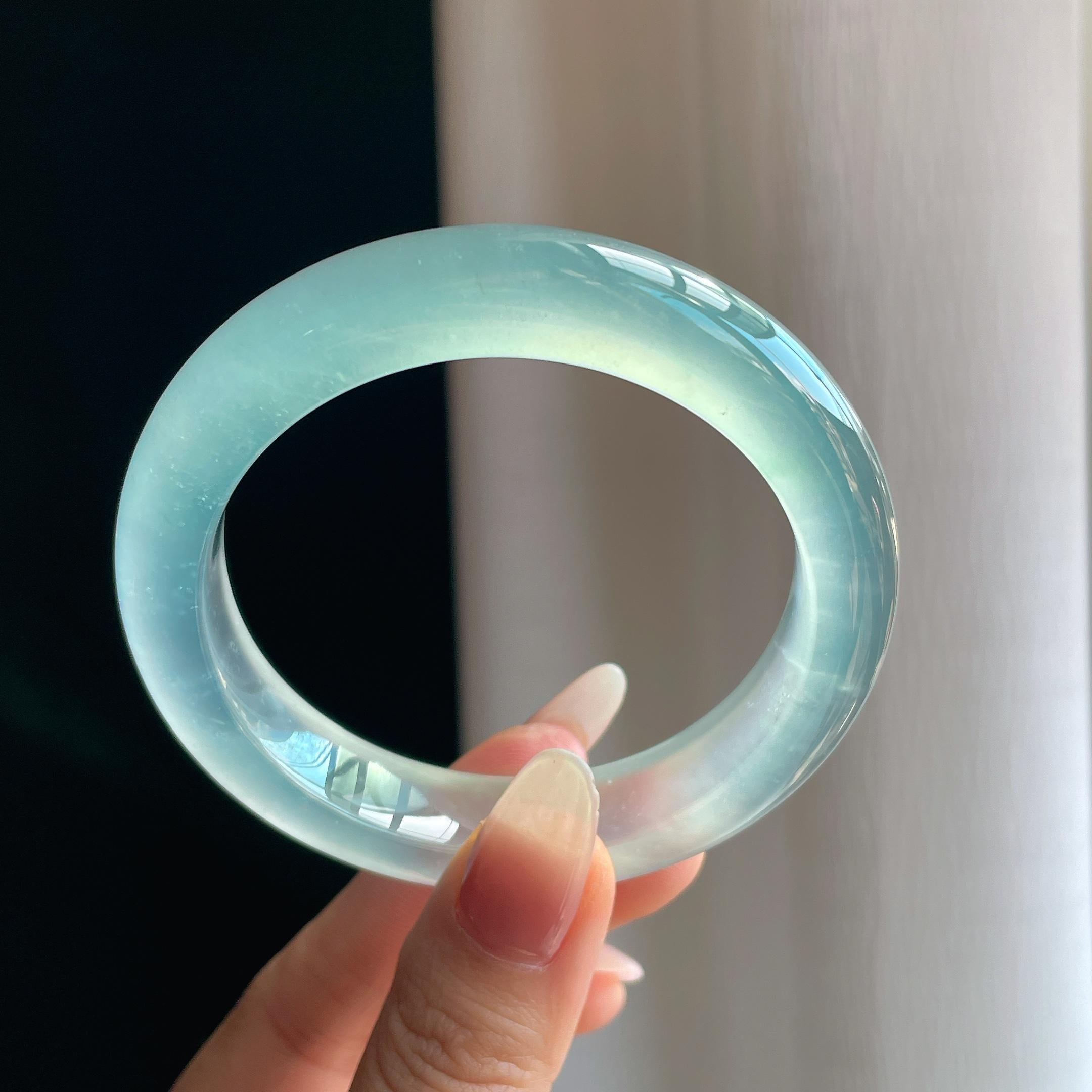 冰玻种淡底色翡翠平安镯（57.5mm）（yc306812）