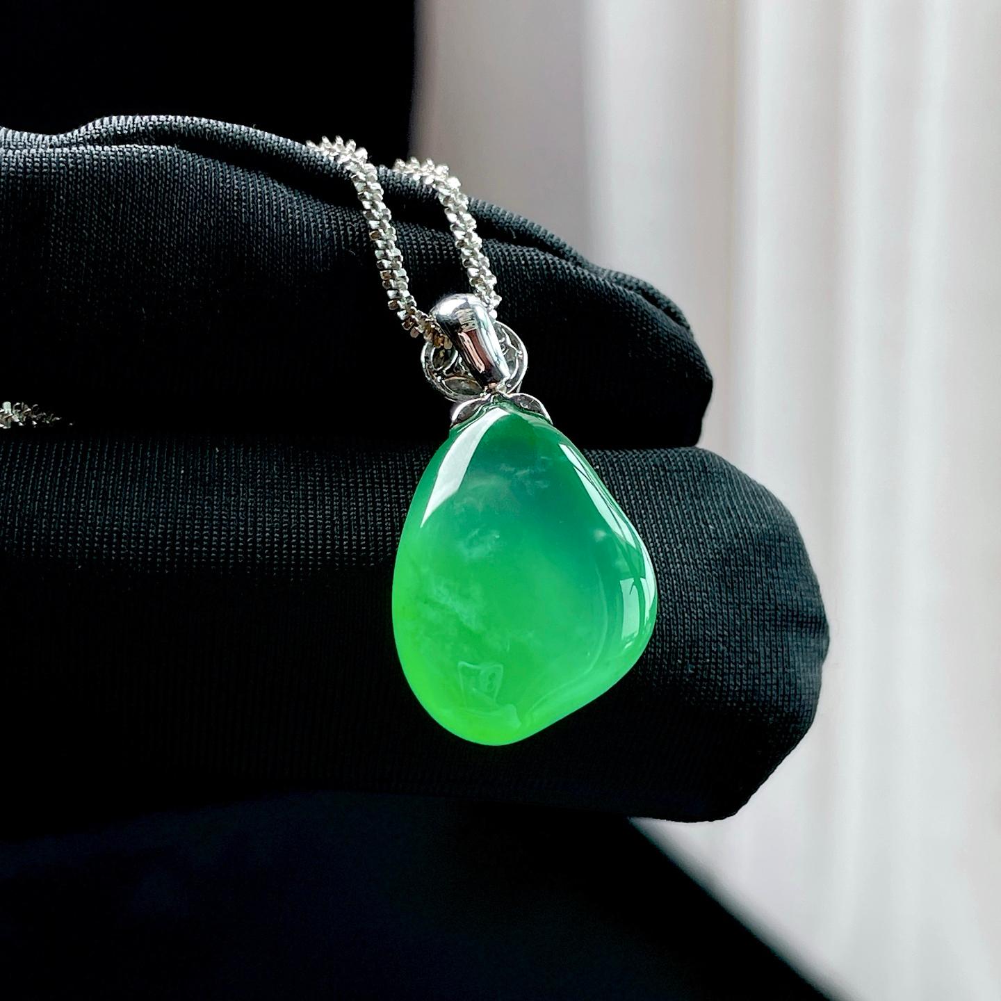 18k金钻镶冰种甜阳绿翡翠吊坠（yc349439）