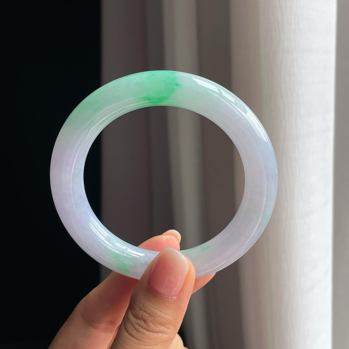 糯冰春带彩翡翠圆条手镯（56.5mm）（yc377011）
