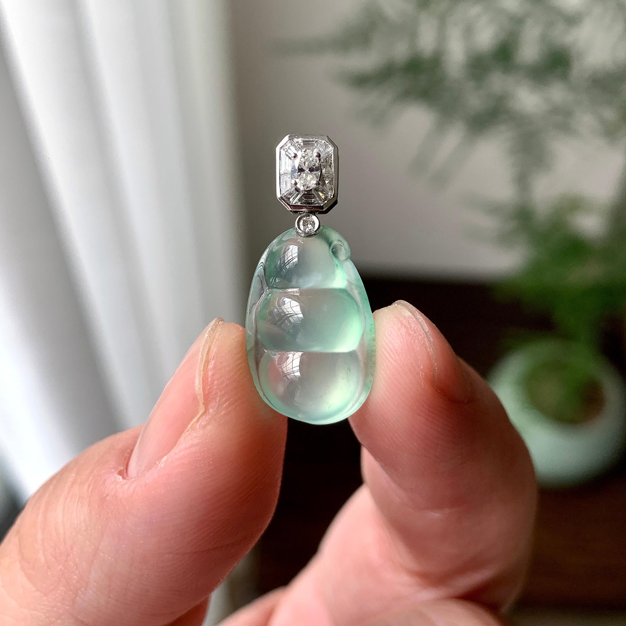 18K金钻镶冰种淡晴底福豆吊坠（yc257222）