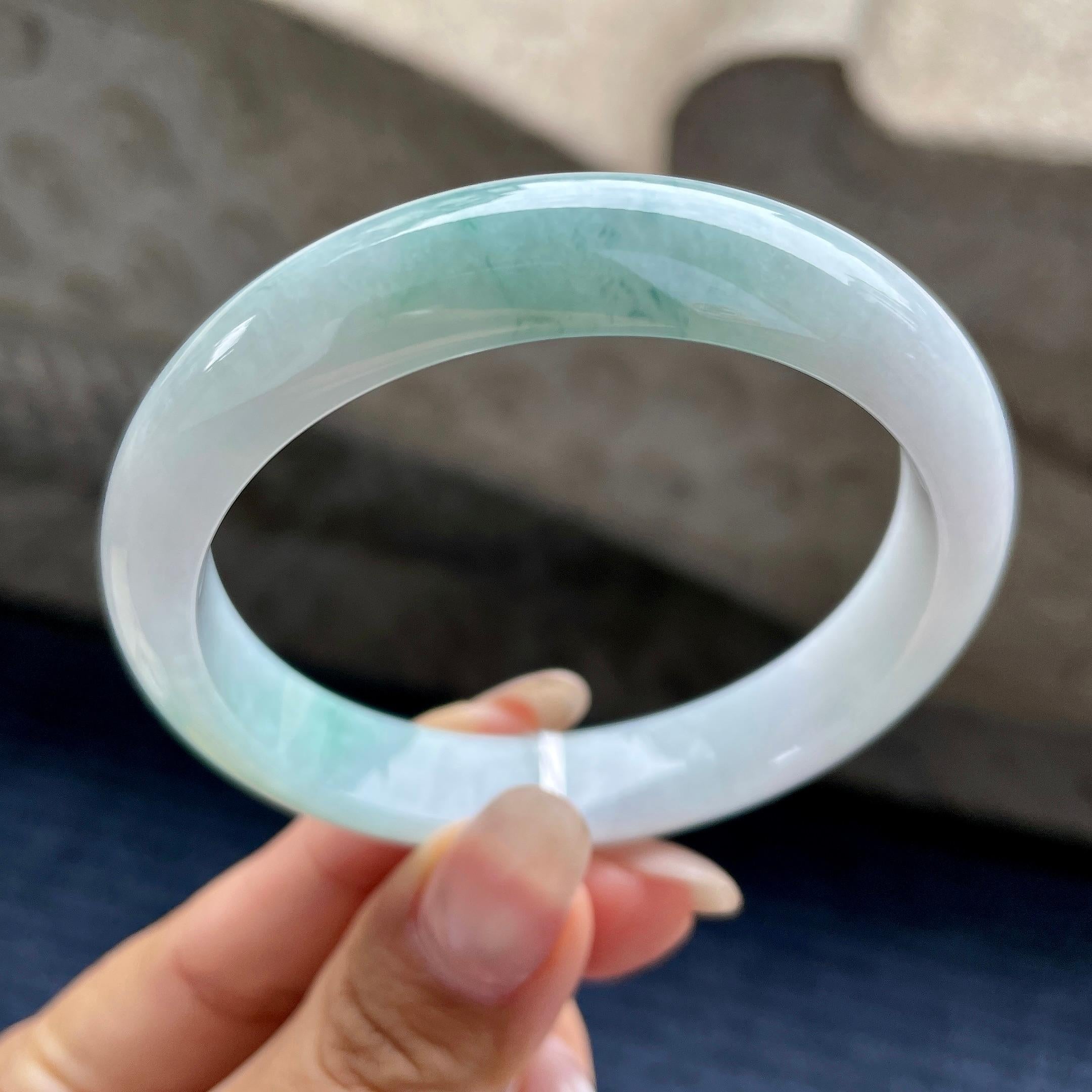 细糯种飘绿花正圈平安镯55.8圈   天然缅甸A货翡翠（yc346985）