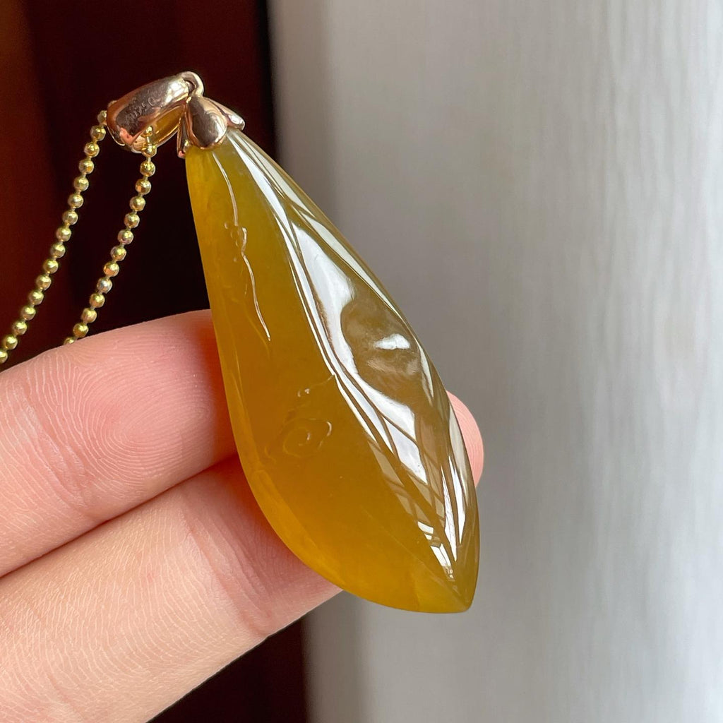 18k金扣冰种黄翡翡翠随型挂件（yc251060）