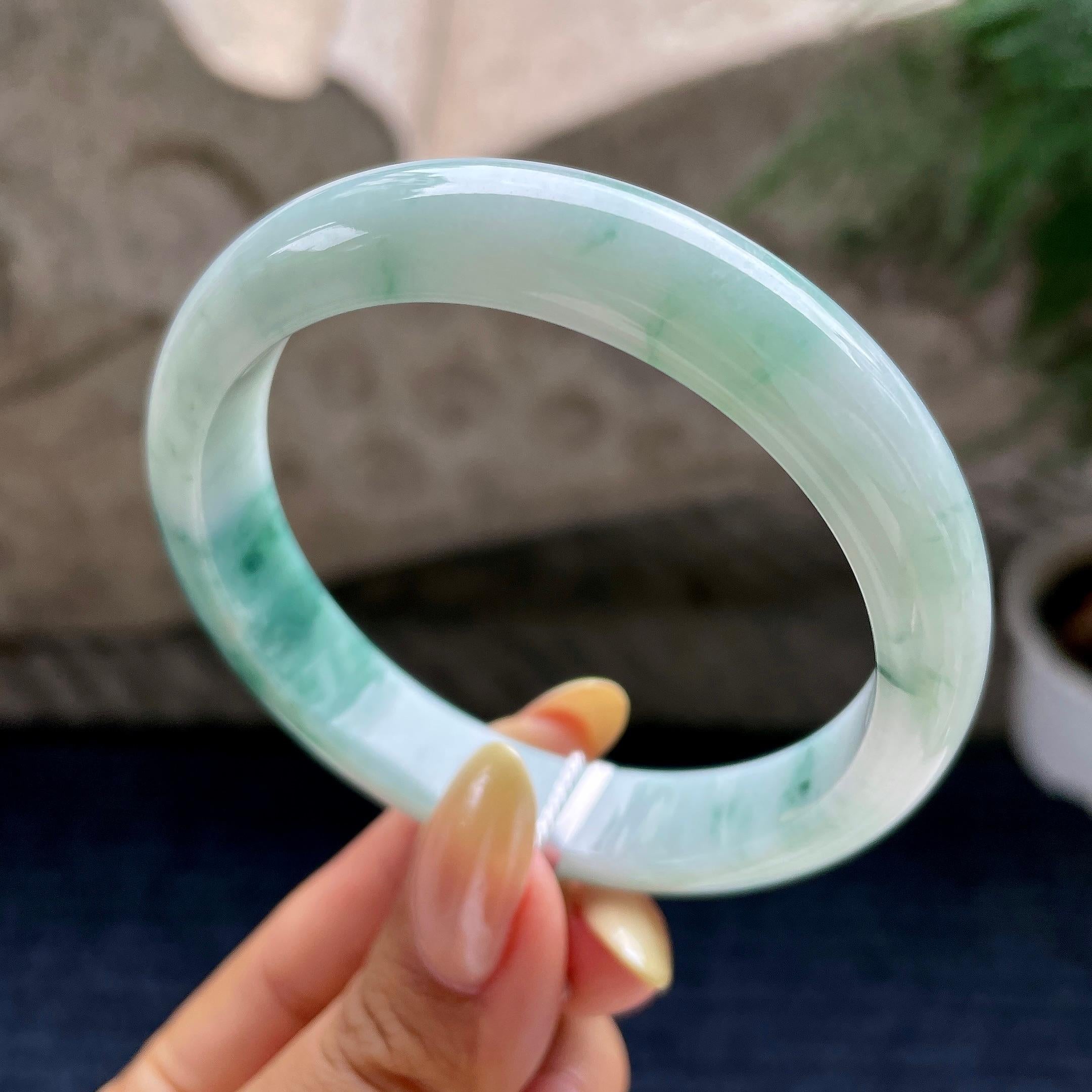 大圈口         细糯种飘花正圈平安镯58圈           天然缅甸A货翡翠（yc460685）