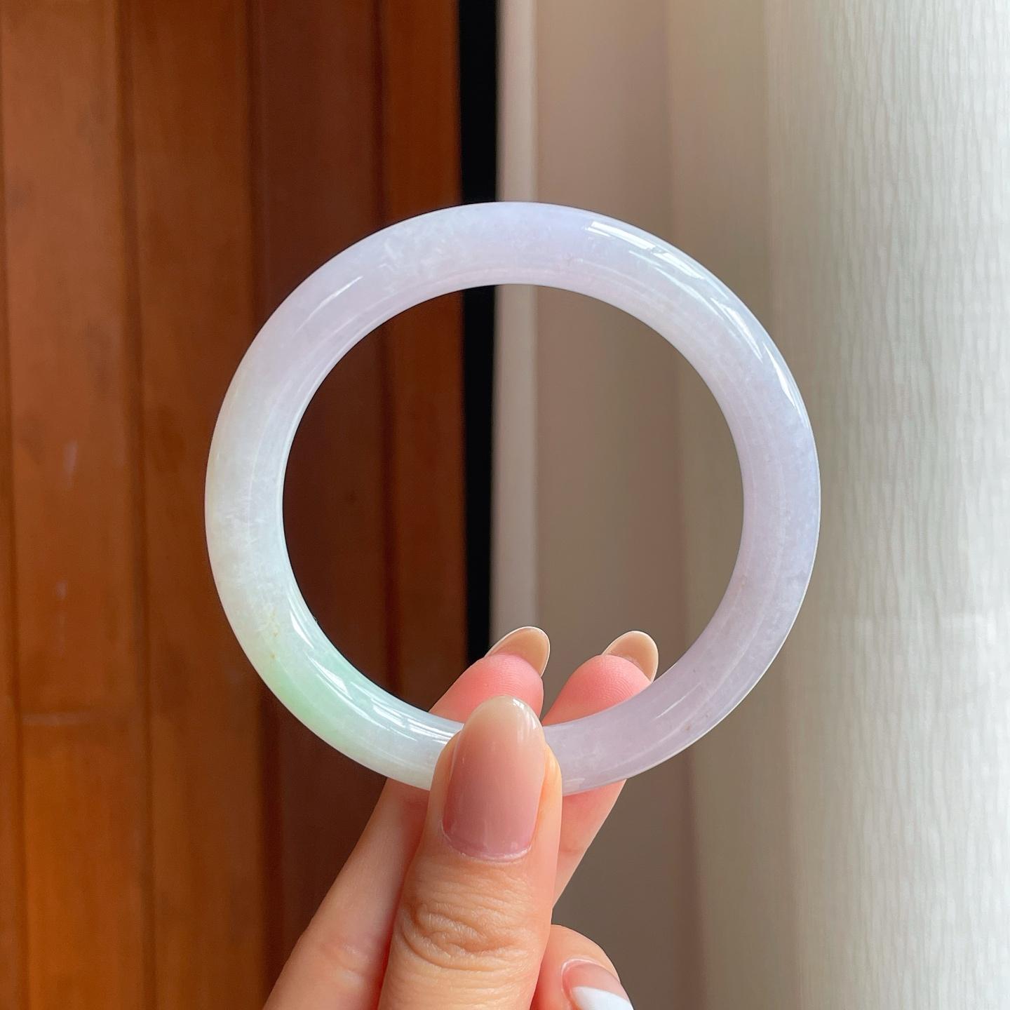 糯冰春带彩翡翠圆条手镯（56.2mm)（yc374043）