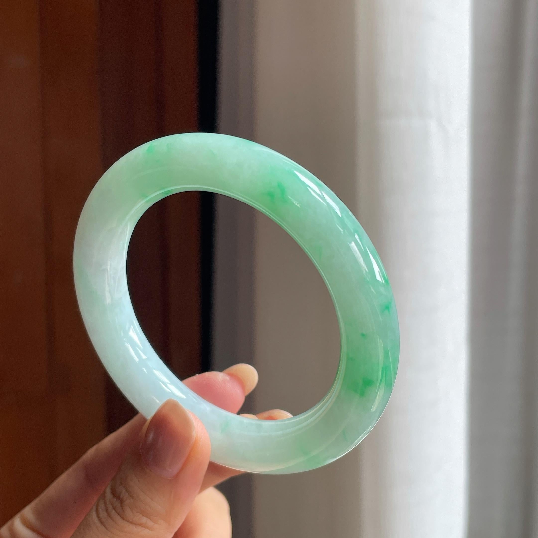 糯冰带色圆条翡翠手镯(56mm)（yc419749）