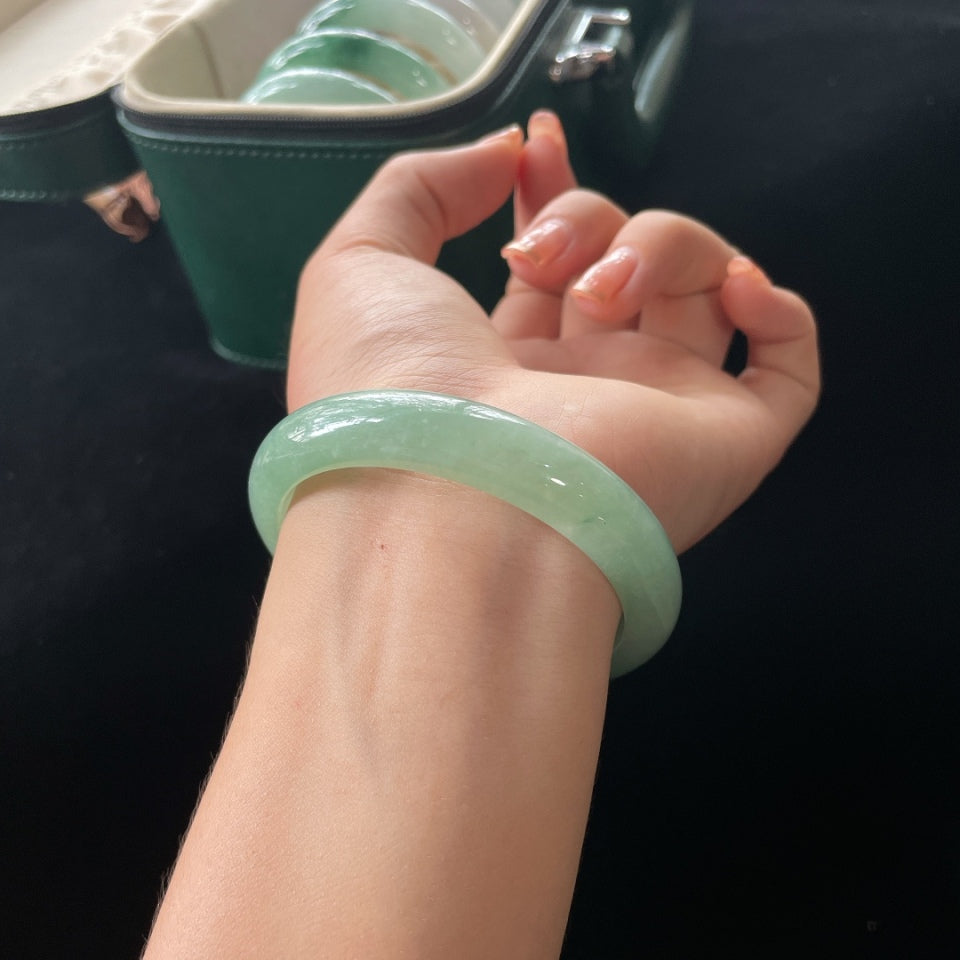 糯冰湖水绿正圈翡翠手镯（57mm）（yc019482）