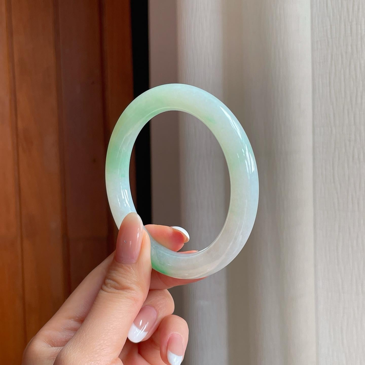糯冰带色翡翠圆条手镯（55mm)（yc381230）