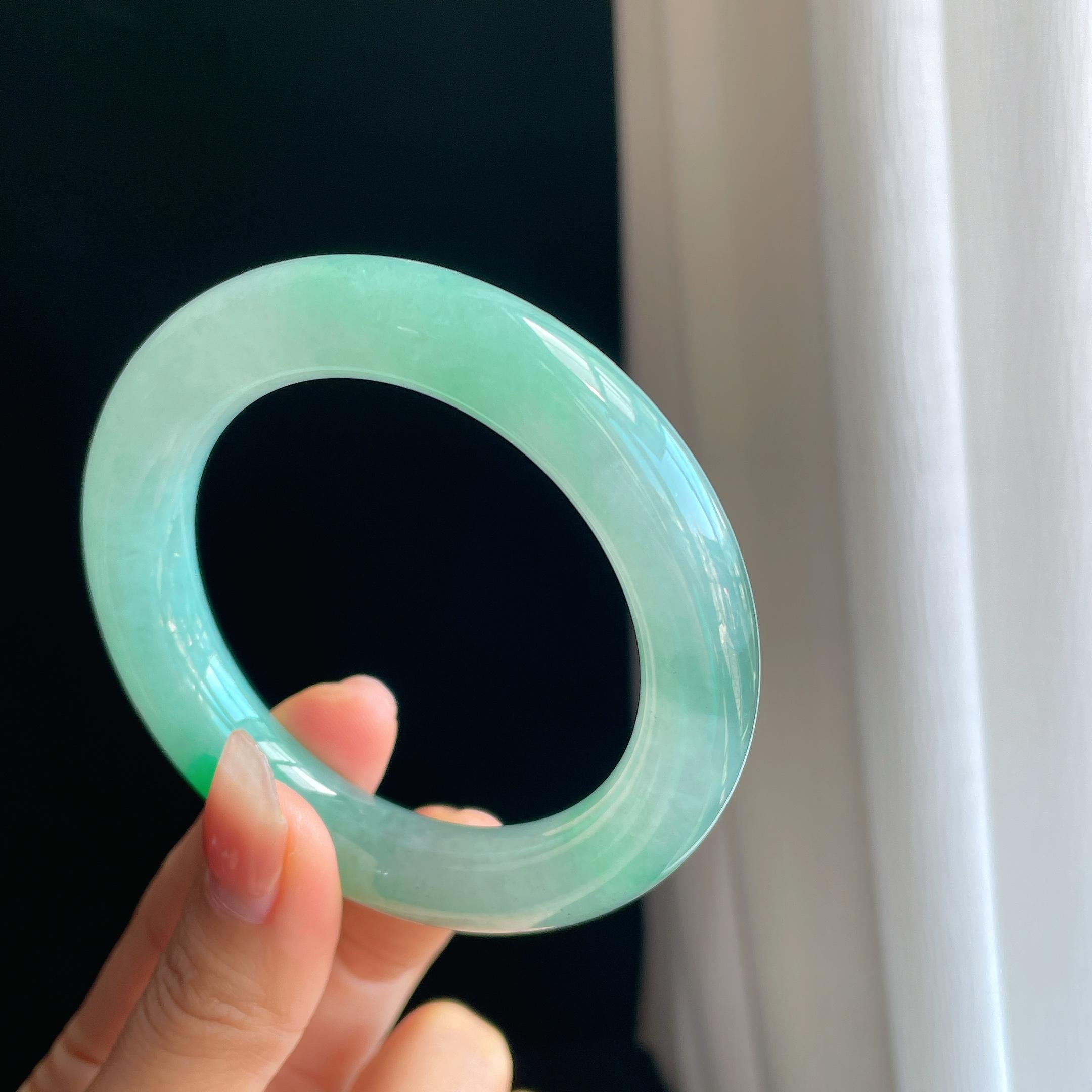 冰种带翠色翡翠圆条手镯（55mm）（yc329495）