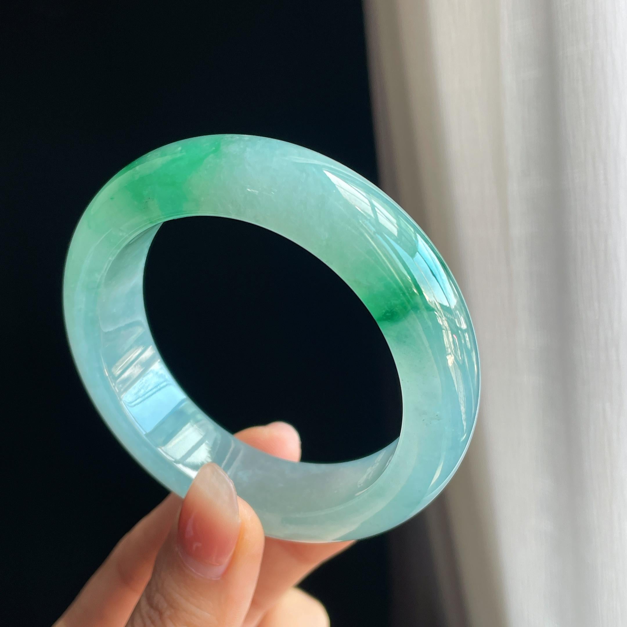 冰种飘绿花翡翠平安镯（55.6mm)（yc323129）
