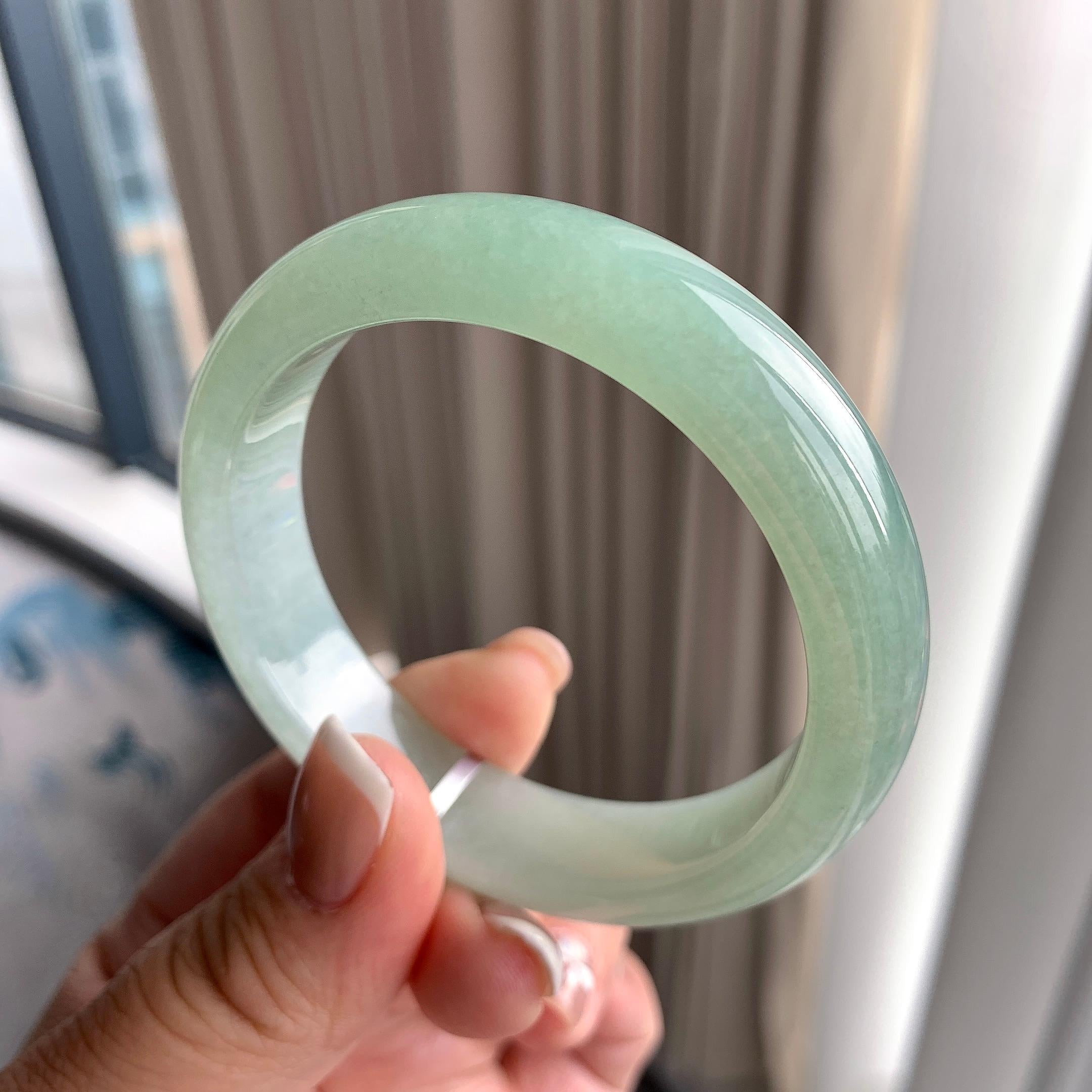 细糯种晴底正圈平安镯 55.4圈口 天然缅甸A货翡翠（yc362908）