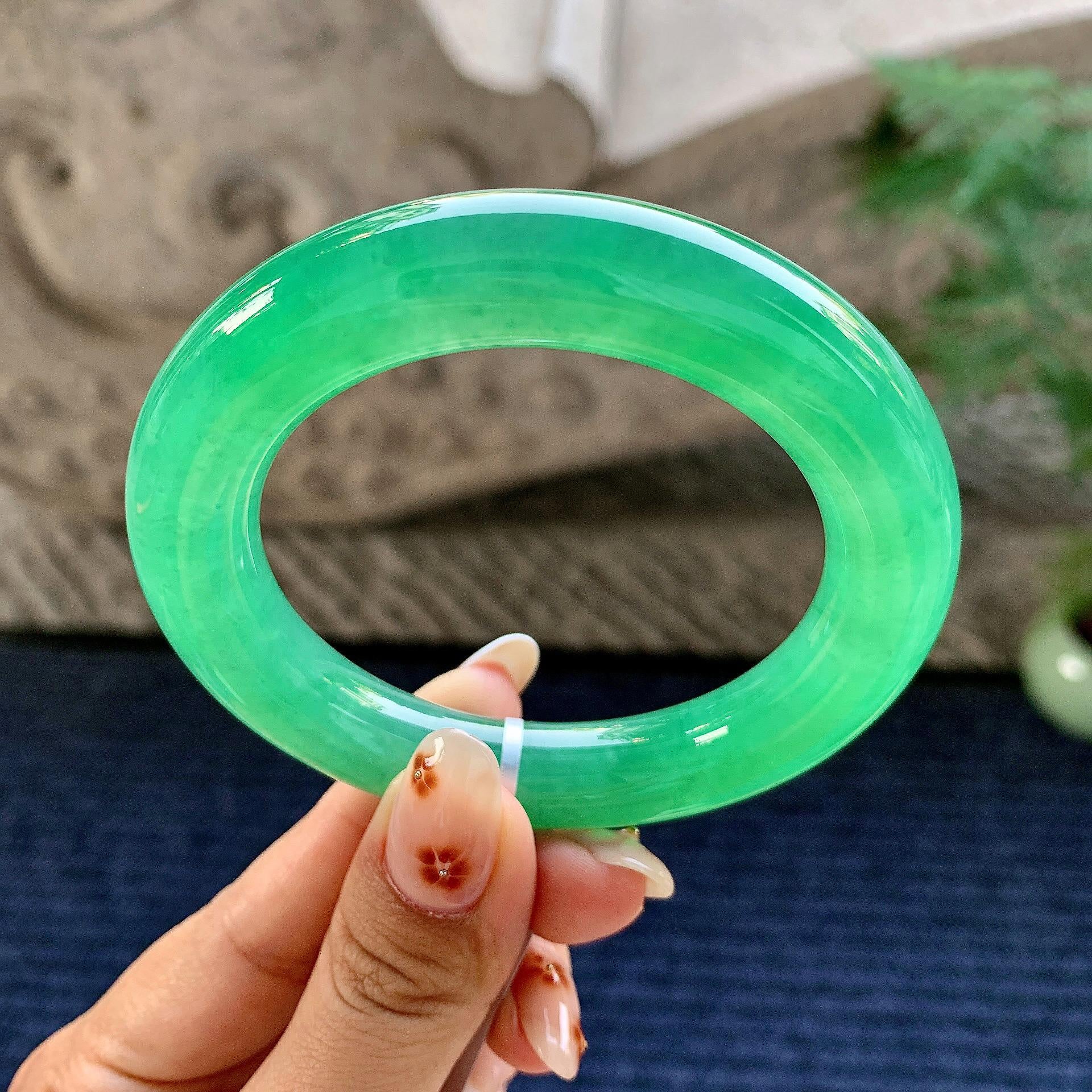 糯冰种满绿圆条手镯（54.6mm）（yc243443）