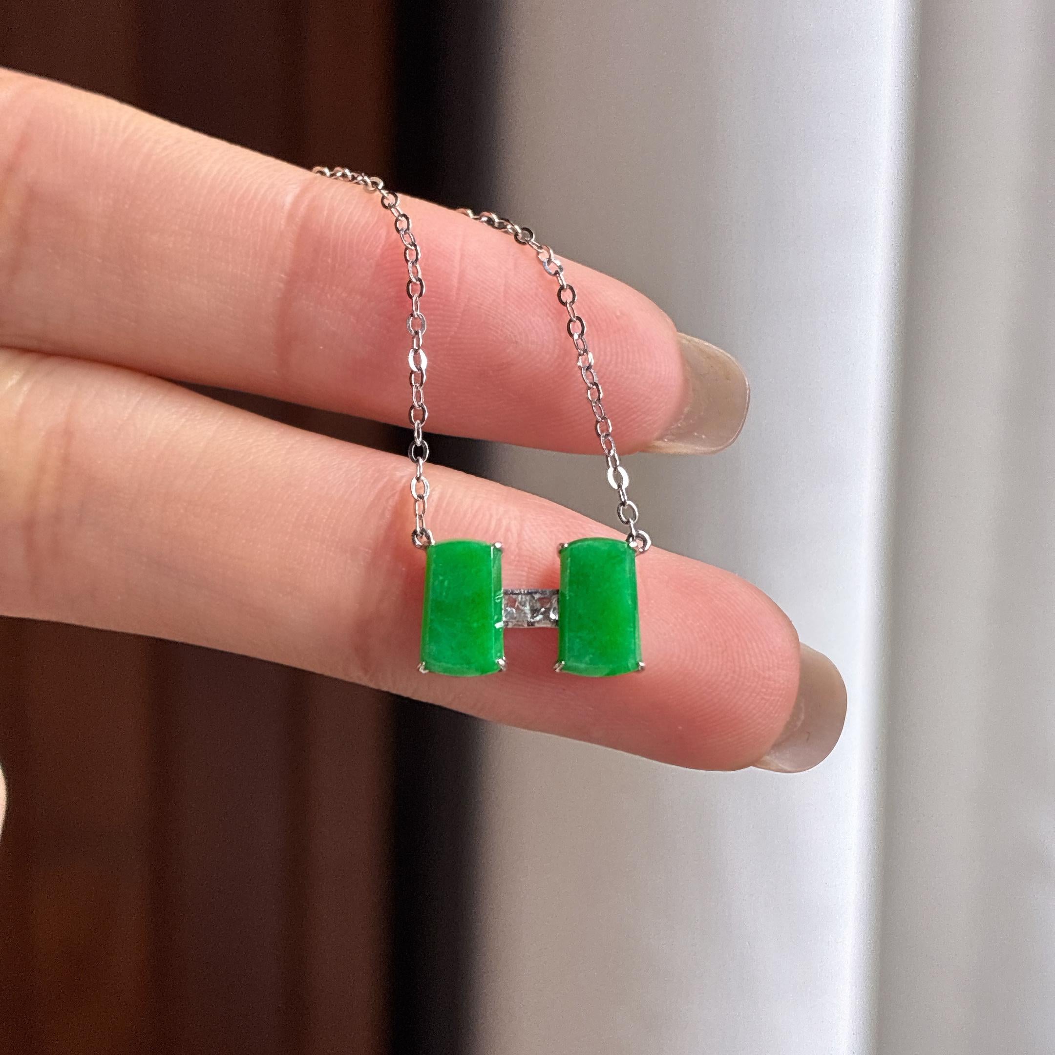 Dây chuyền ngọc phỉ thúy Myanmar loại A tự nhiên màu xanh ngọc bích đầy đặn đính vàng 18k (yc450384)