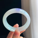 冰种宽版带一抹紫罗兰宽版翡翠手镯（53.5mm）（yc329518）