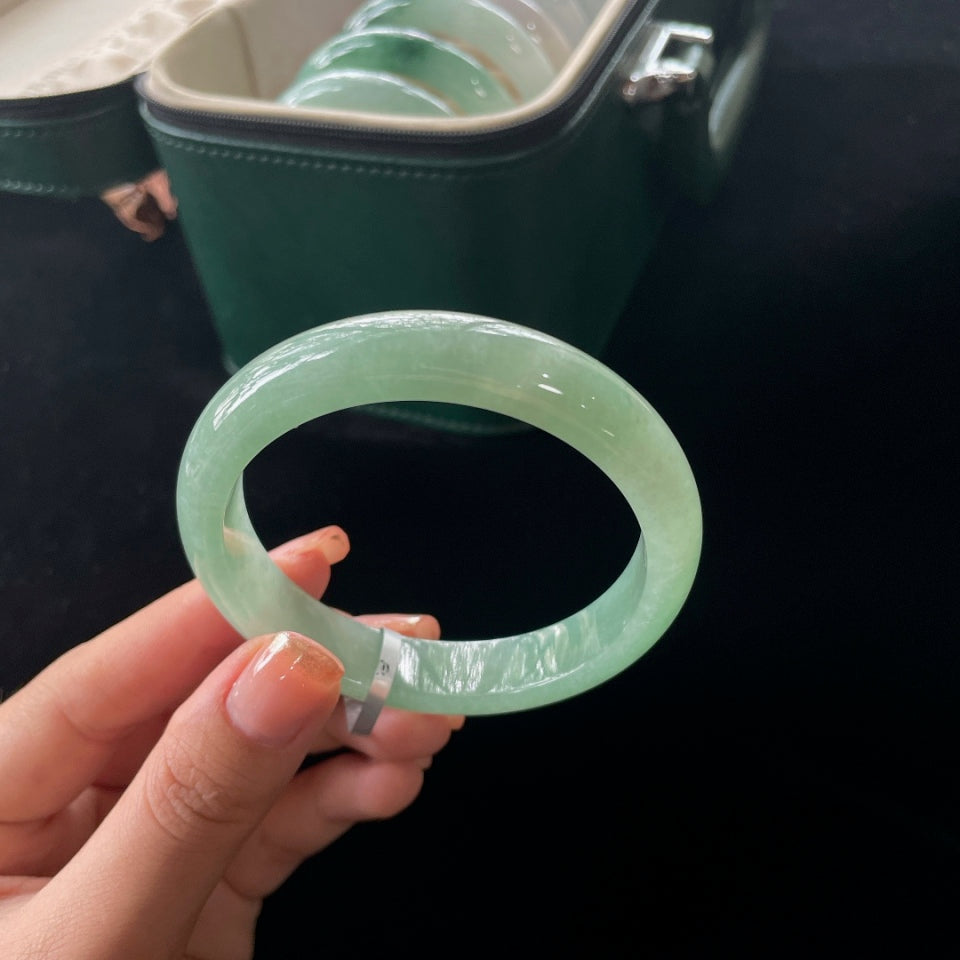 糯冰湖水绿正圈翡翠手镯（57mm）（yc019482）