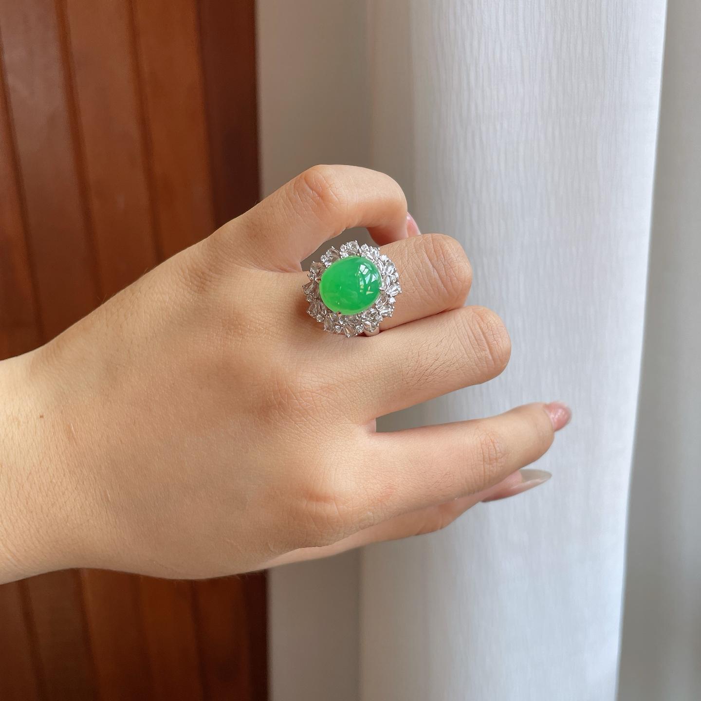 18k金钻镶糯冰果绿翡翠蛋面（yc265200）