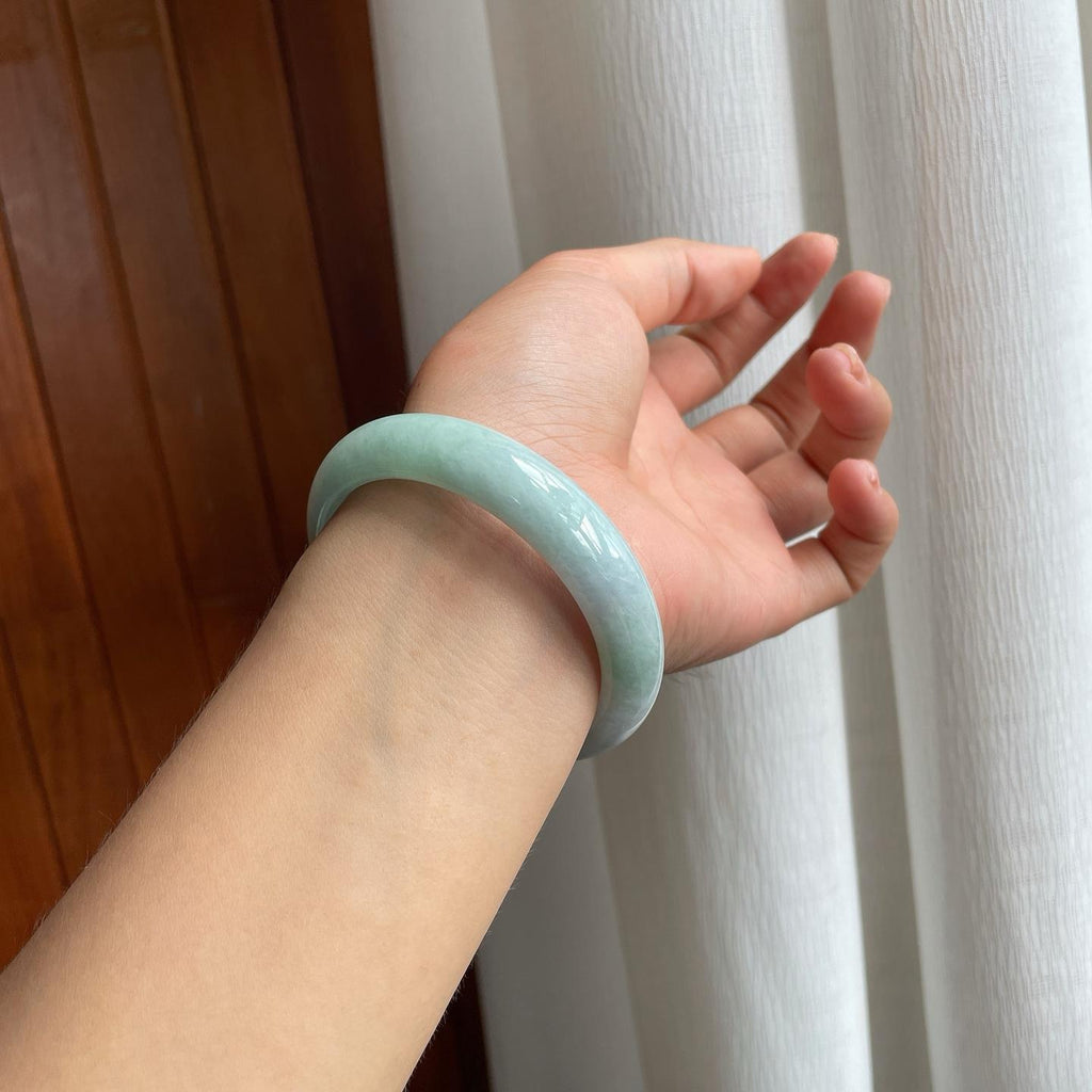 糯冰底色翡翠平安镯（56.8mm）（yc216048）