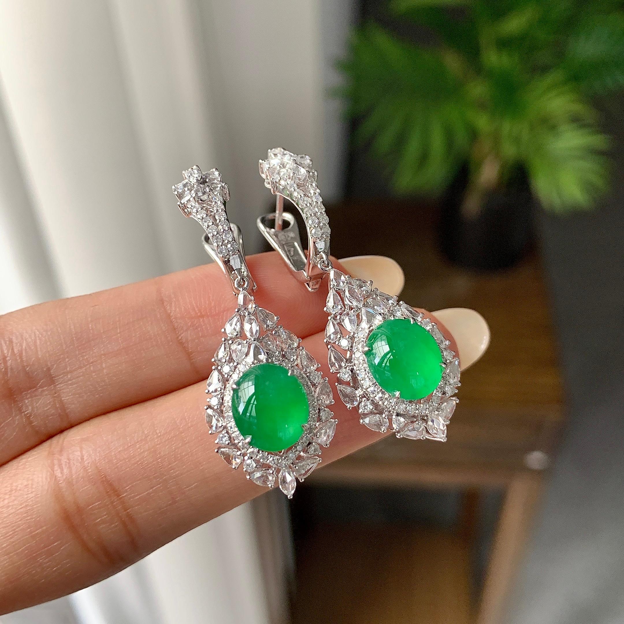 18K金钻镶冰种满绿蛋面耳坠（yc252293）