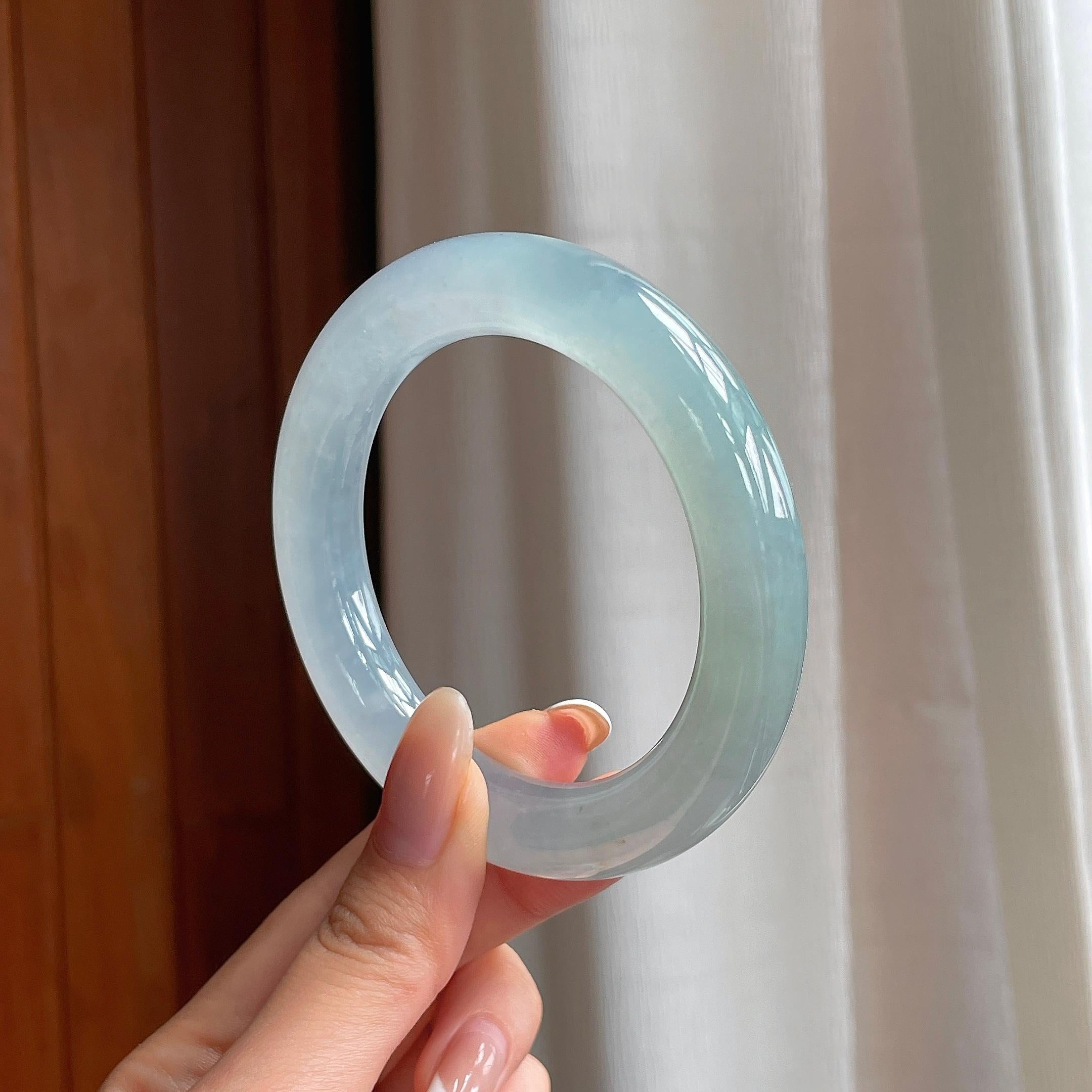 冰种蓝晴翡翠圆条手镯（56.2mm)（yc414476）