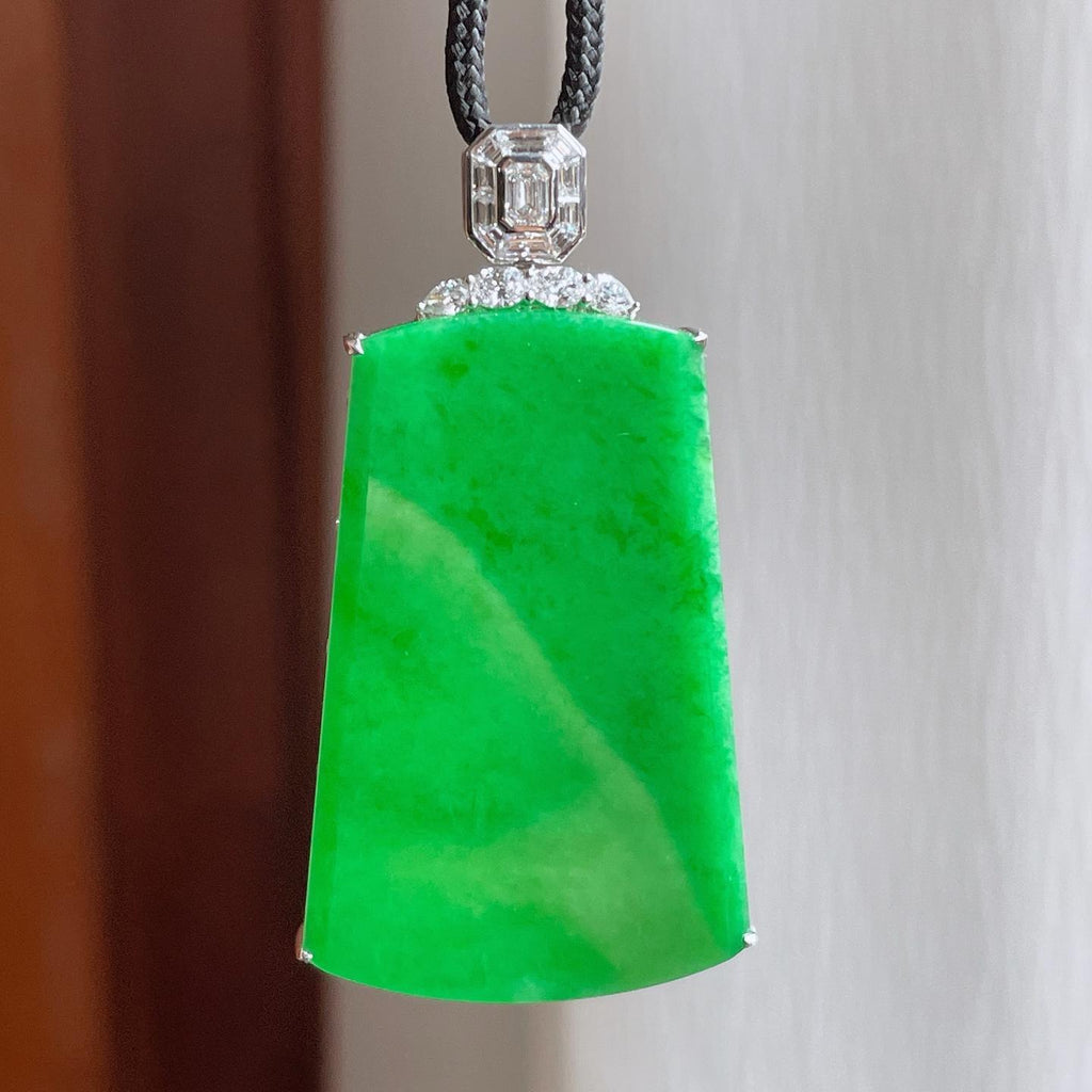 18k金镶糯冰满绿翡翠无事牌（yc233392）